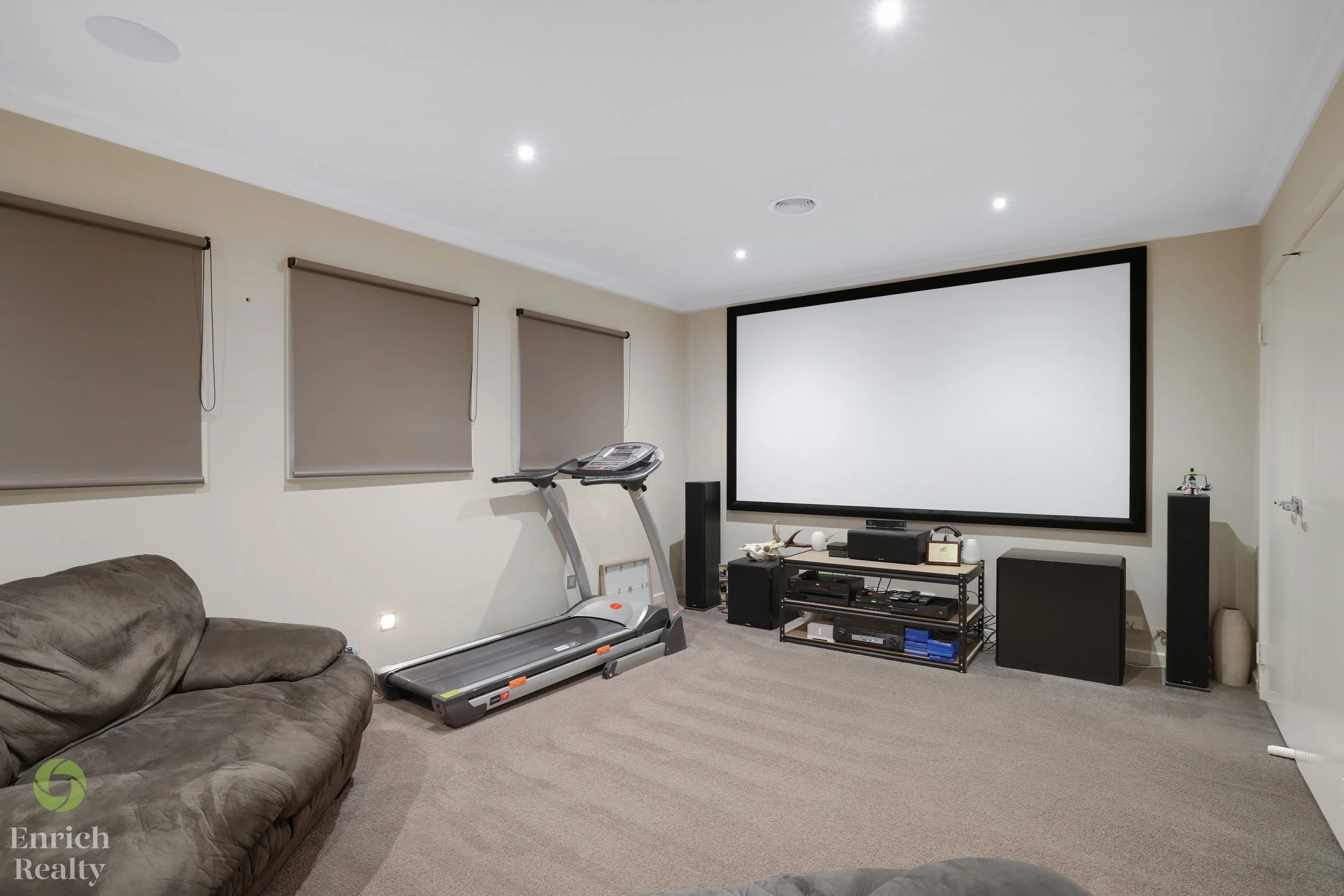 4RobinClose18WM.jpg
