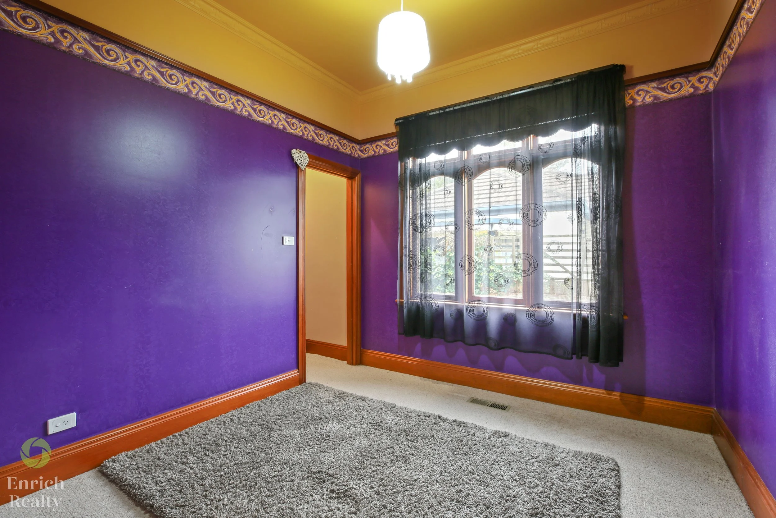 9HollandCourt15WM.jpg