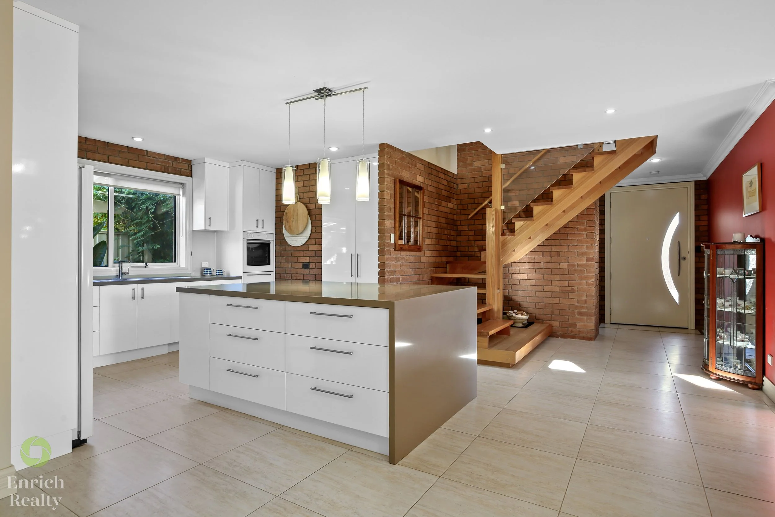 1BrionaCourt29WM.jpg