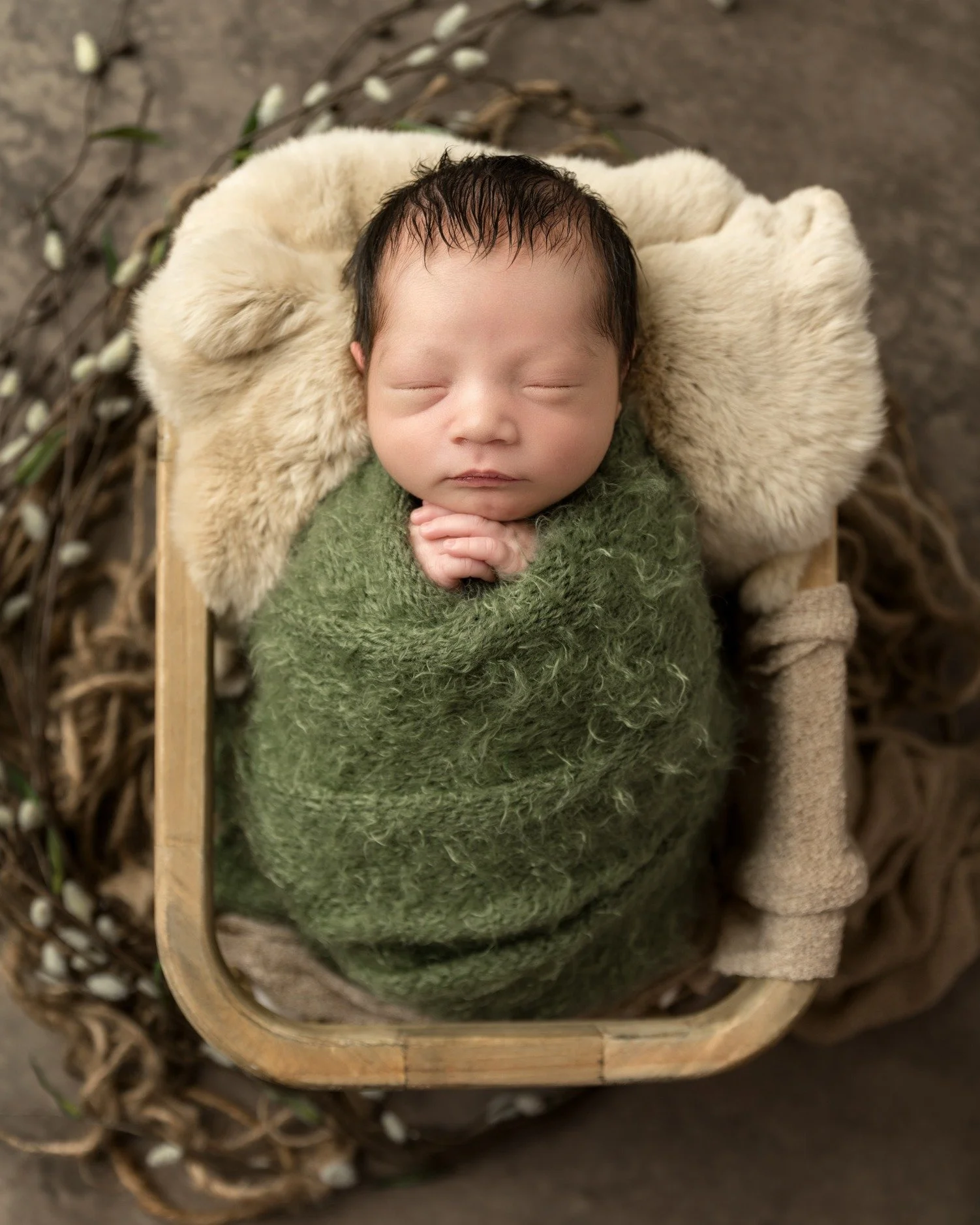 Here's a sneak peak from yesterday's session. He was such a sweet boy 🥰

#newbornphotography #newbornphotographer #newbornposing #newbornsession #newbornphotoshoot
#newbornphoto #newbornphotos #newbornshoot #newbornbabies #newbornart #newbornshootin