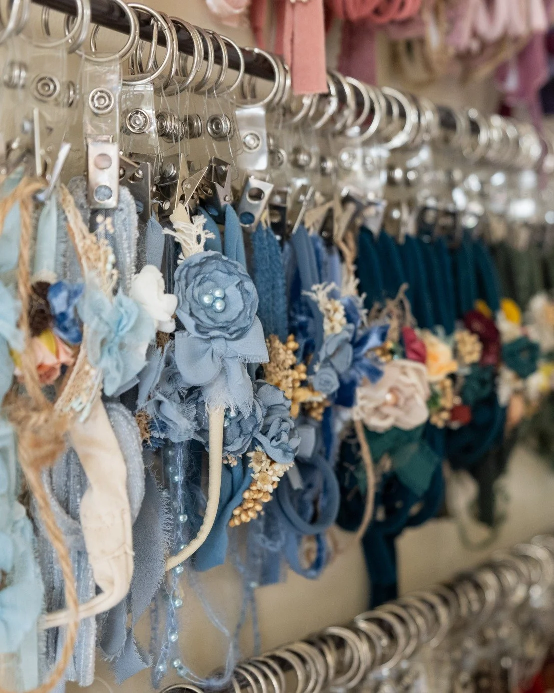 Parents often ask what they need to bring for newborn photos. The answer: nothing but your baby. The studio is stocked with wraps, backdrops, and outfits so you can just relax.

#CrescentCityPhotographer #BrookingsOregon #DelNorteCounty #NewbornStudi