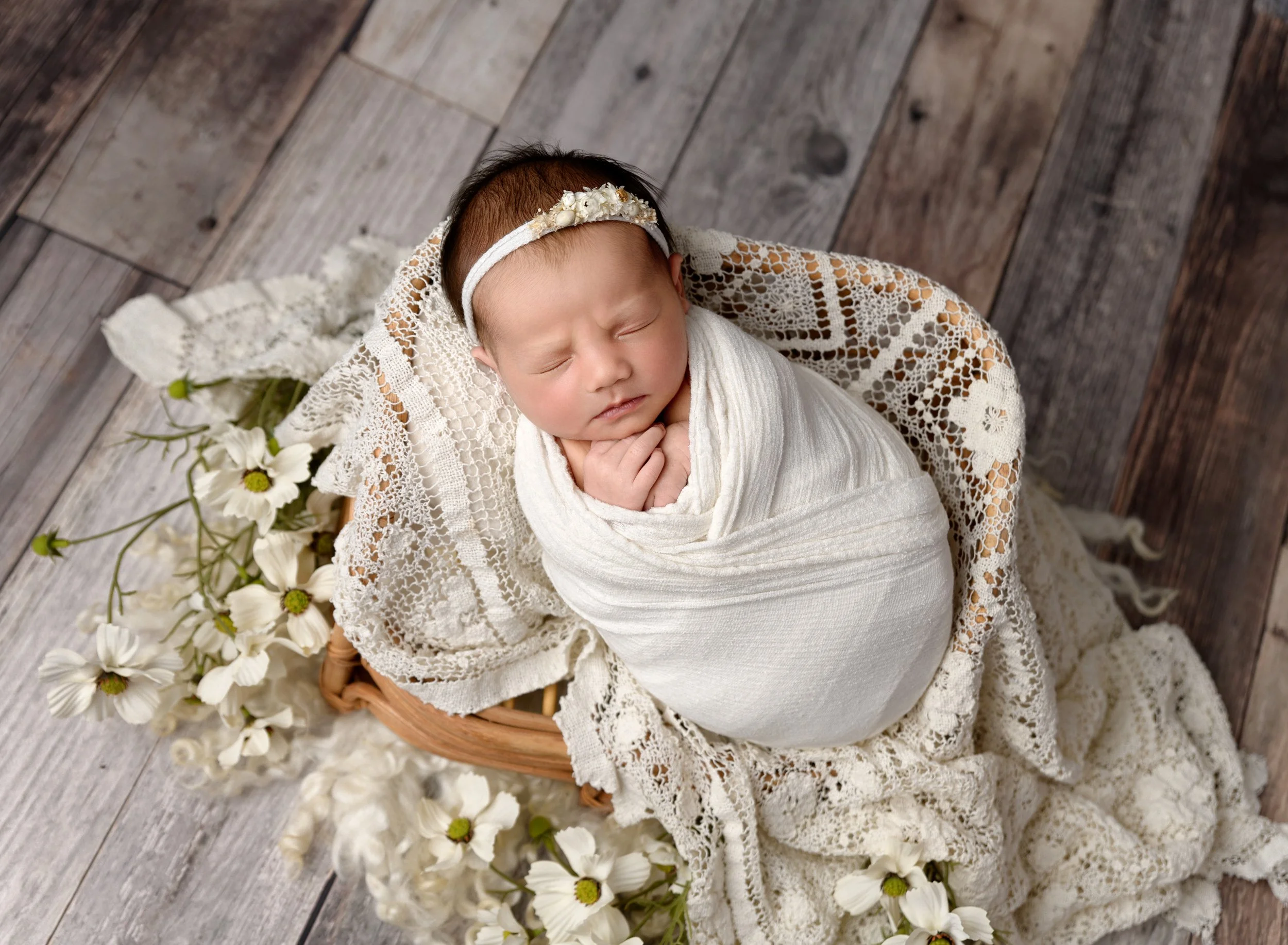 newborn-photographer-crescent-city-ca-Stay-Deli-NB-4.jpg