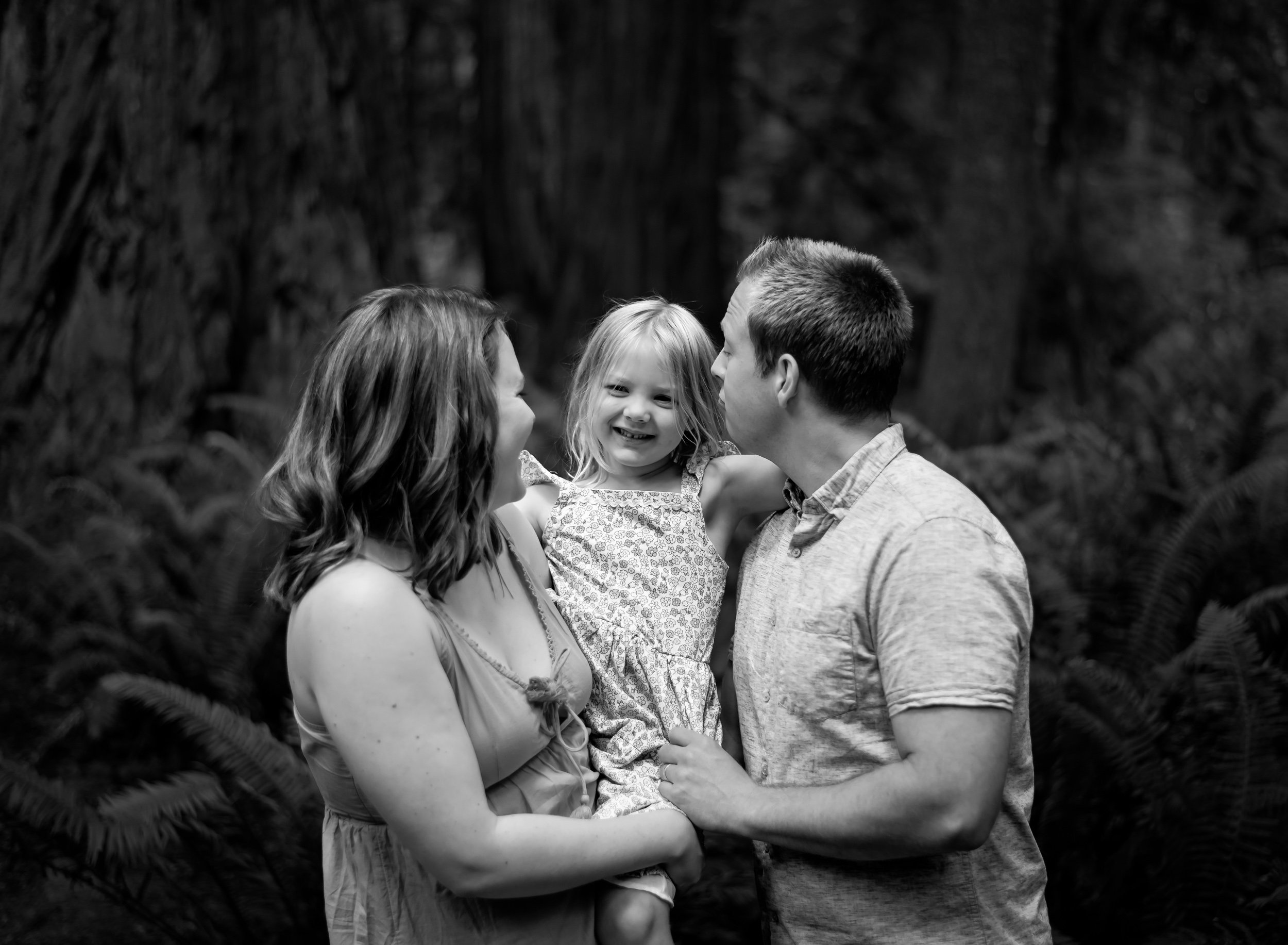 family-photography-crescent-city-ca-redwoods-katherineD-Family-5.jpg
