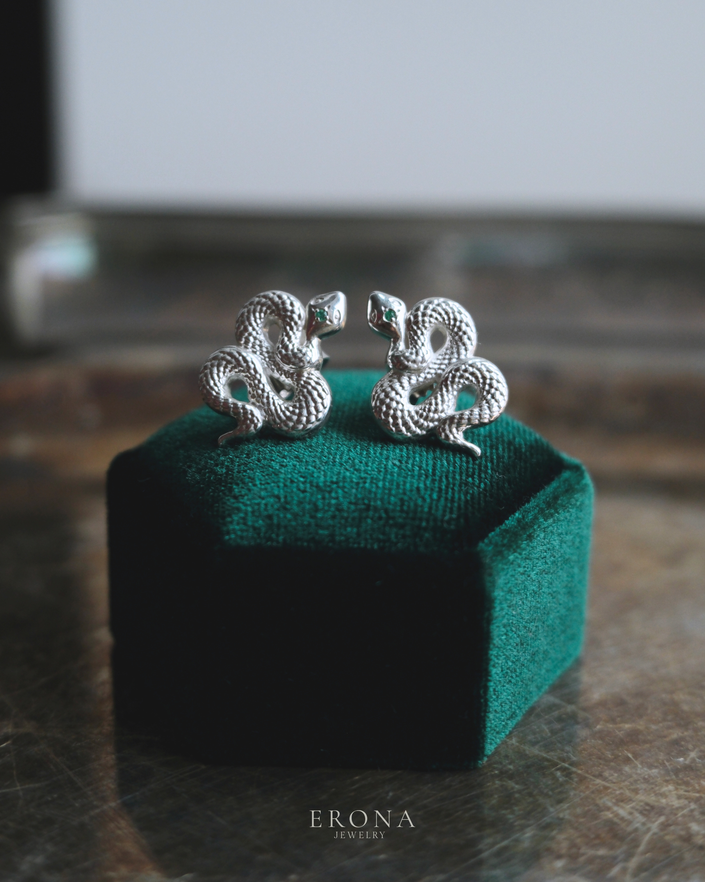 The Snake statement studs
