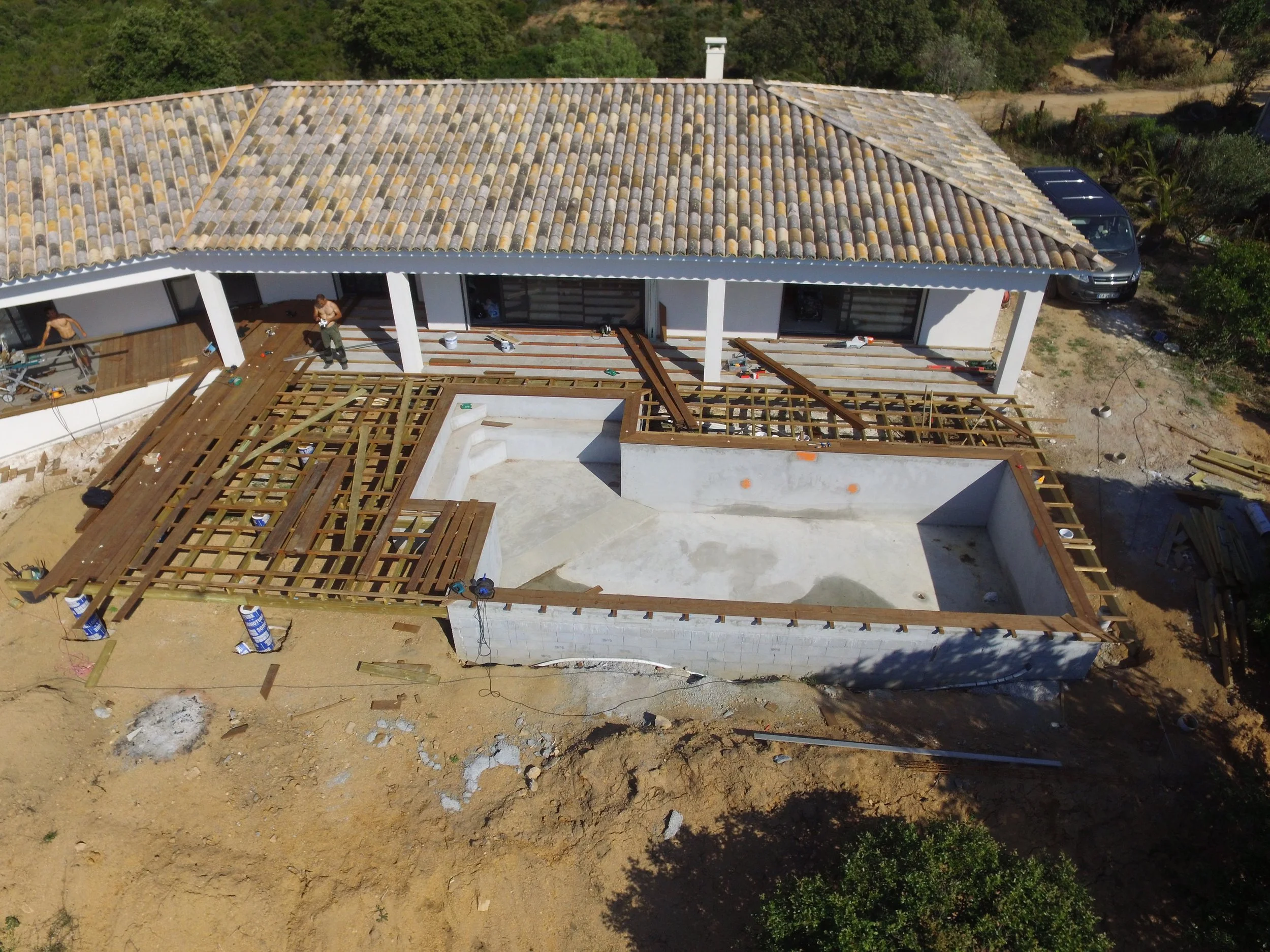 Réalisation d’une terrasse de piscine ajaccio 5.JPG