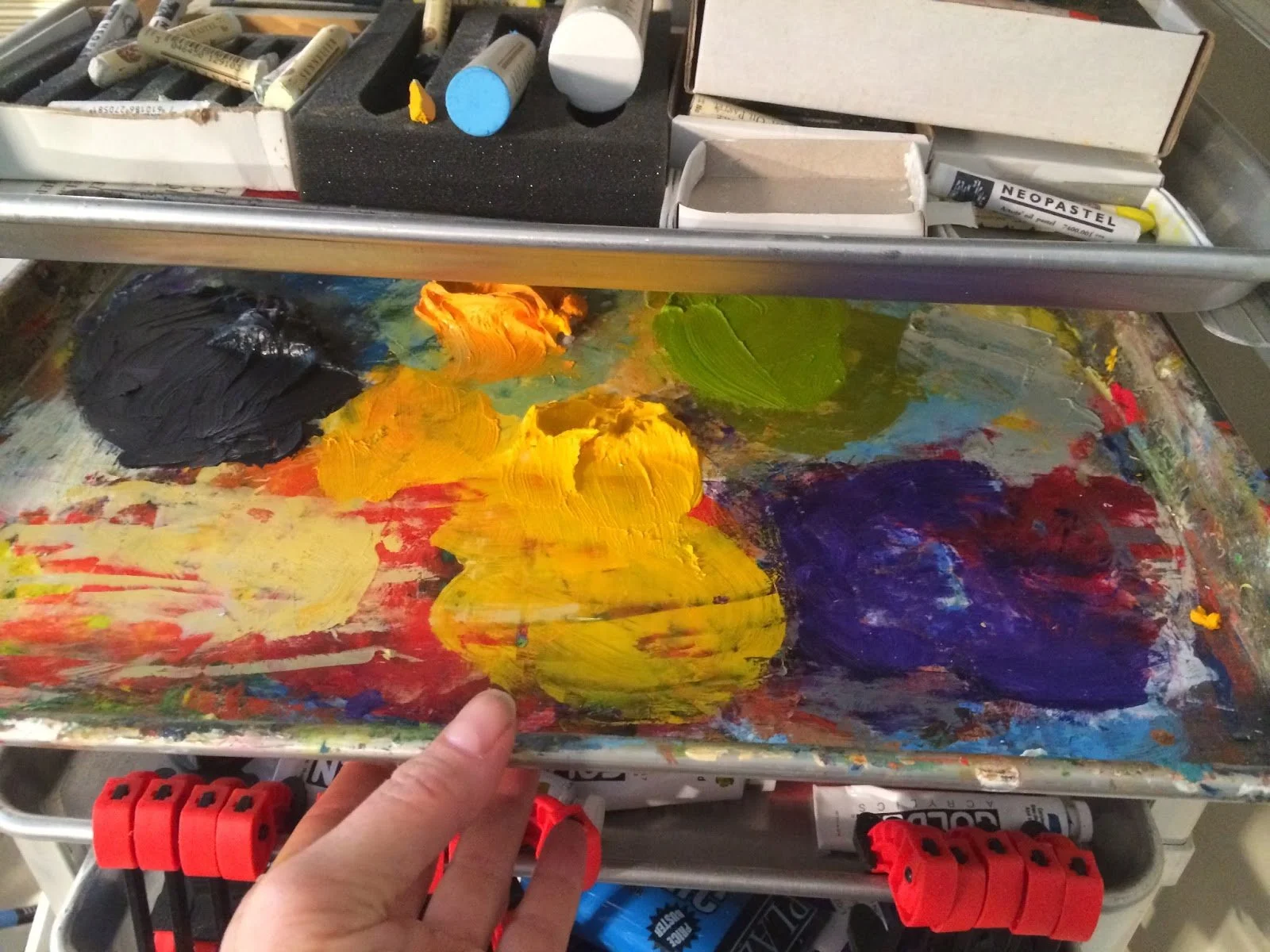  Cooking rack with palette and tools