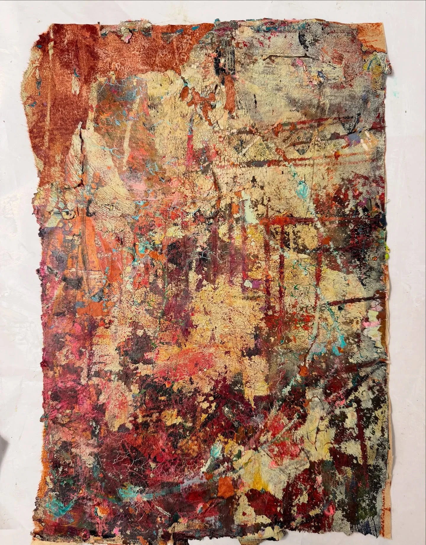 Just paint&mdash;layered directly on the plate.
No collage, no tricks.
Patience, buildup, and then&hellip; the pull.
This one caught me off guard&mdash;in the best way. 

#abstractart #contemporaryart #printmaking #monotype #mixedmedia #paintingproce