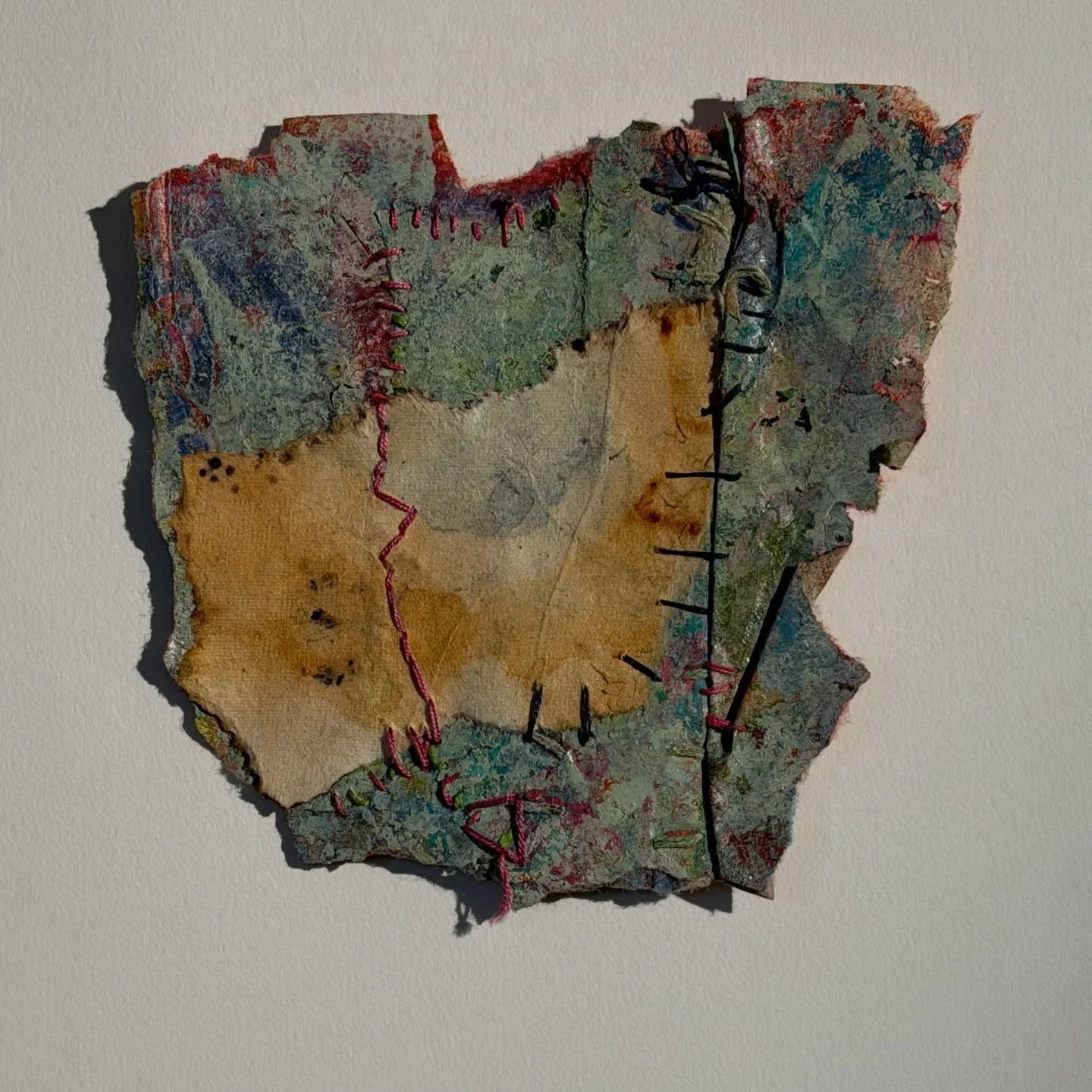 fragments

each one holds something
not a whole, but enough

paper, paint, thread 

paperart #textileart #contemporarymixedmedia