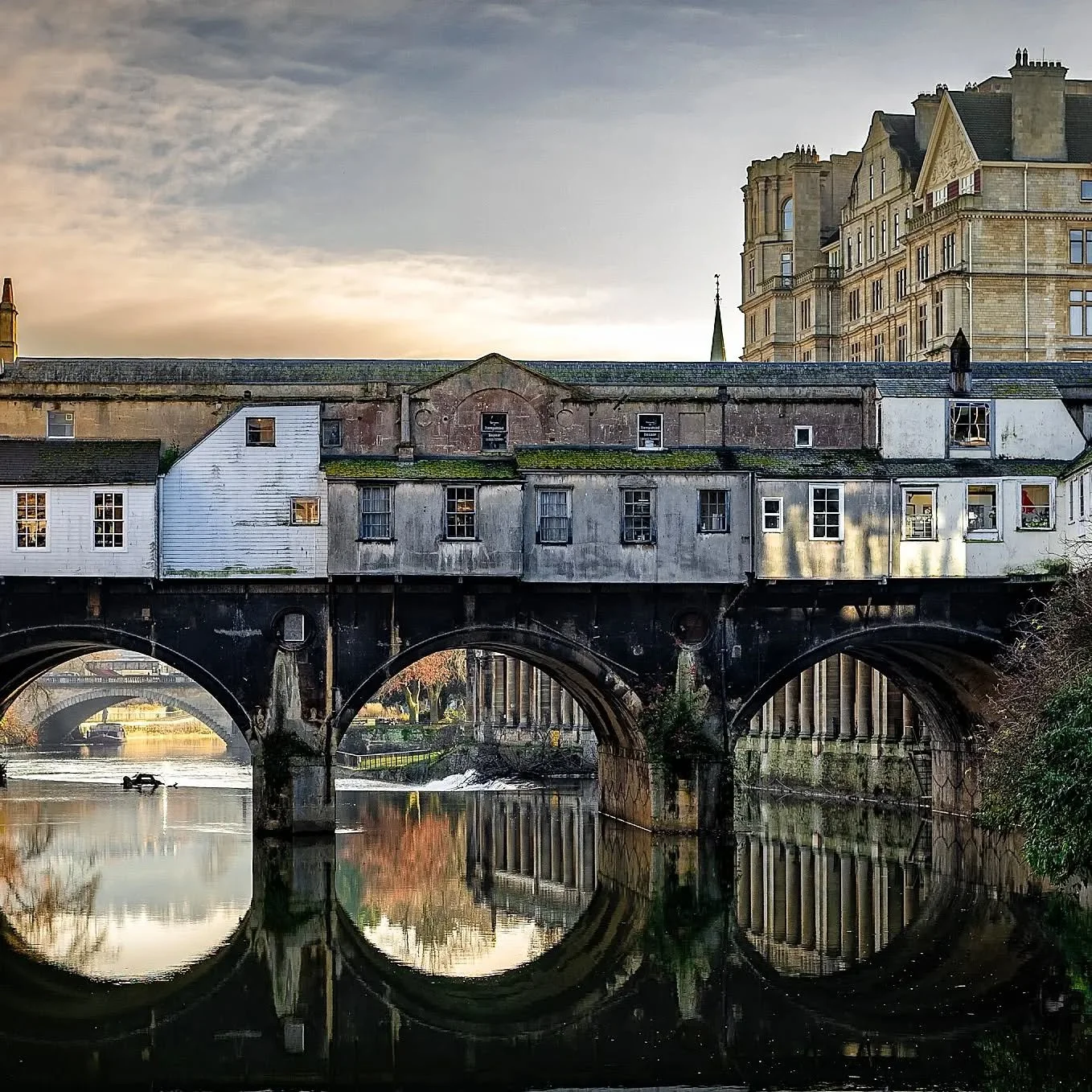 A re-edit of an older photo. Cropped differently, edited differently same old bridge. I really love this bridge! 

#bath #igersbath #pulteneybridge #bathlife #bathphoto #bridgesofinstagram #cityphotographer #sonyalpha #worldshares
