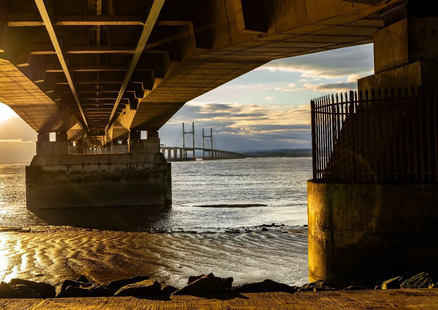 Under the Prince of Wales bridge with @swindonphotosoc landscape group! Beautiful light!

#igersbristol #bristol #bristolphotographer #bristollife #princeofwalesbridge #severnbridge #swindonphotosoc #bridgesofinstagram #sunsetphotography