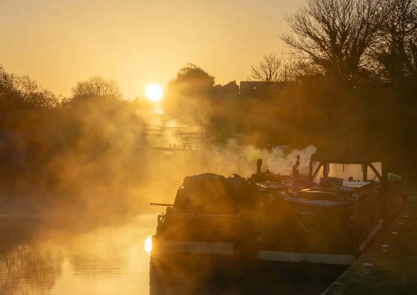 Sunrise at Caen Hill Locks! Never let it be said nothing good happens before 6am!

#sunrise_and_sunsets #sunrise_sunset_photogroup #sunrise #kennetandavoncanal #canal #wiltshirelife #igerswiltshire #locksofinstagram #swindonphotosoc #wiltshire
