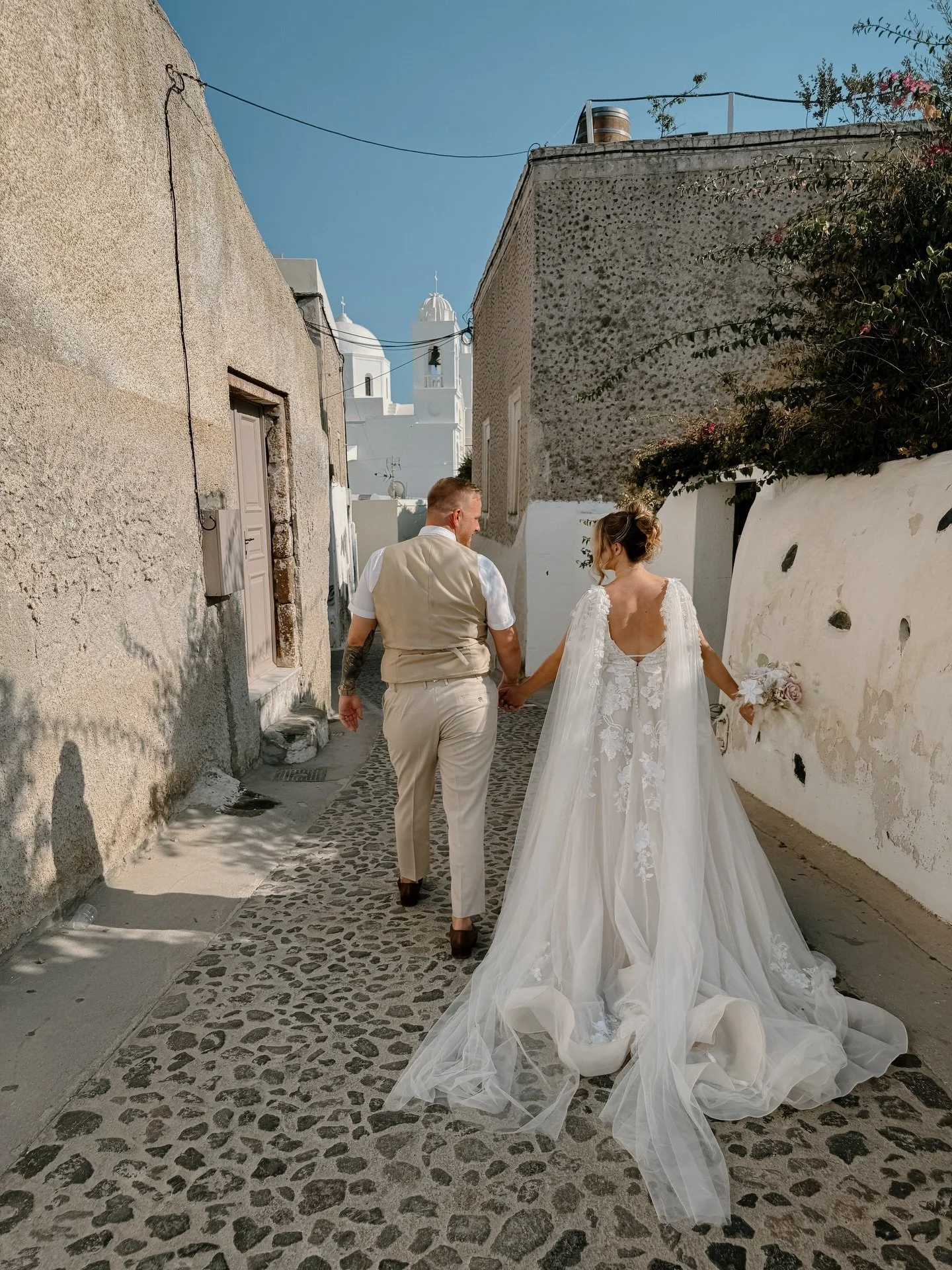 Santorini summer 

A handful of moments from Lisa &amp; Michael gorgeous Santorini wedding straight from the camera roll 

#santoriniwedding #destinationweddings #weddingcontentcreator #weddinginspiration