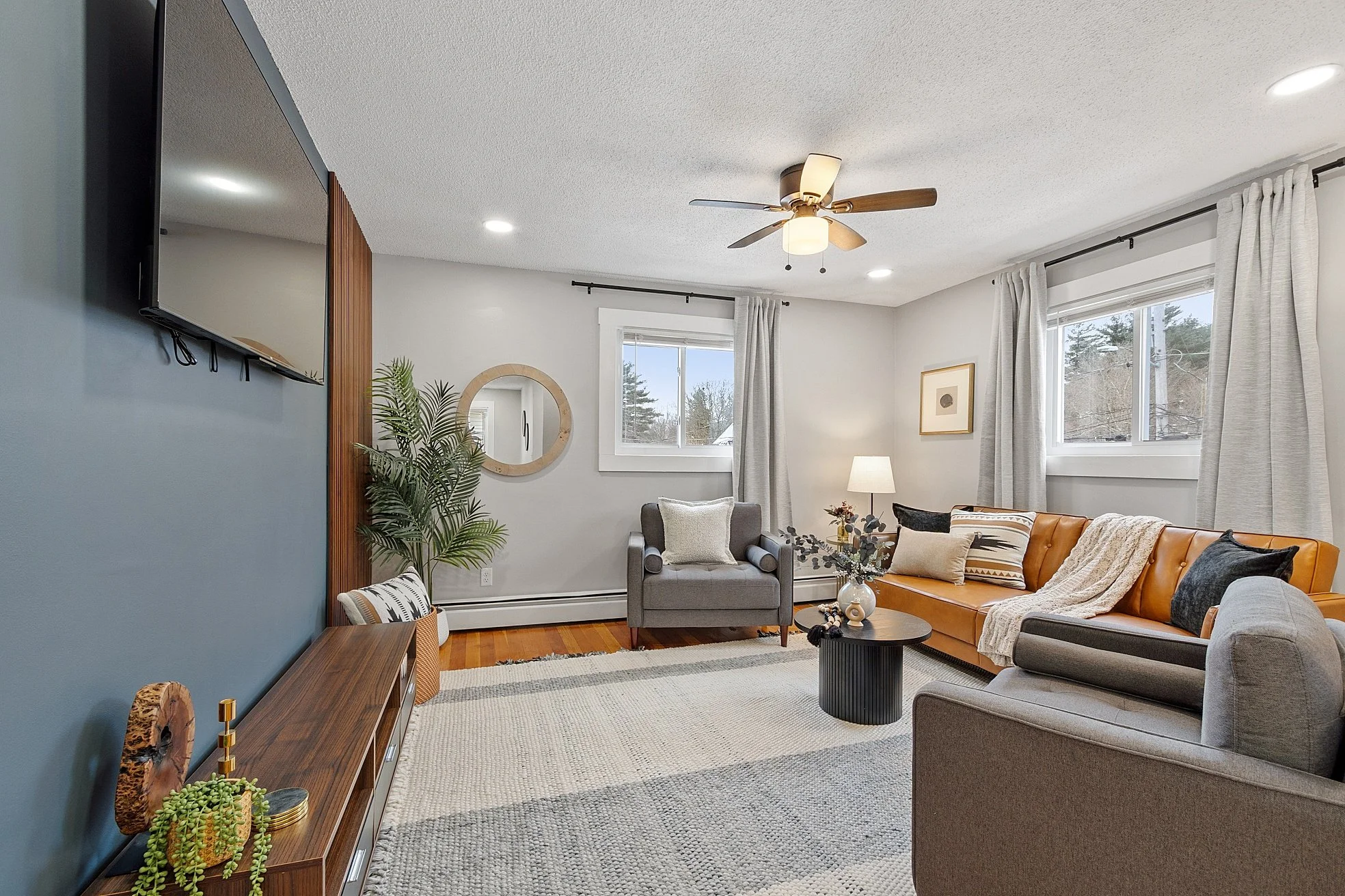 Living room 1.jpg