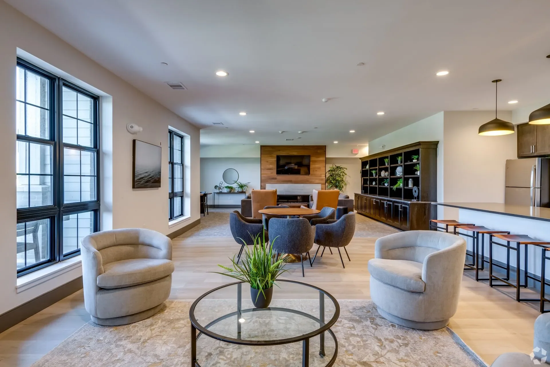 Community+1-fee57071-1920w.webp
