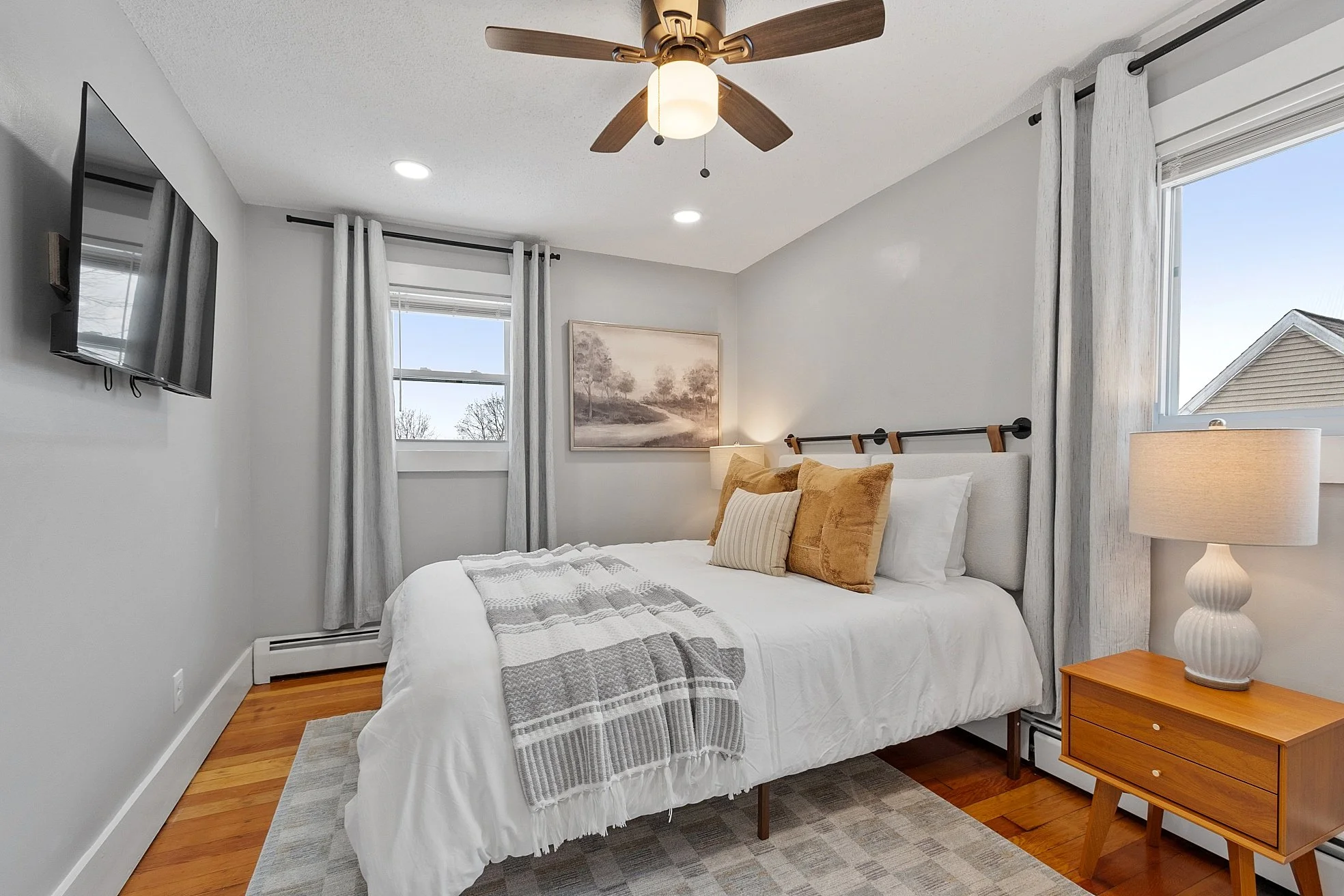 Bedroom 1_.jpg