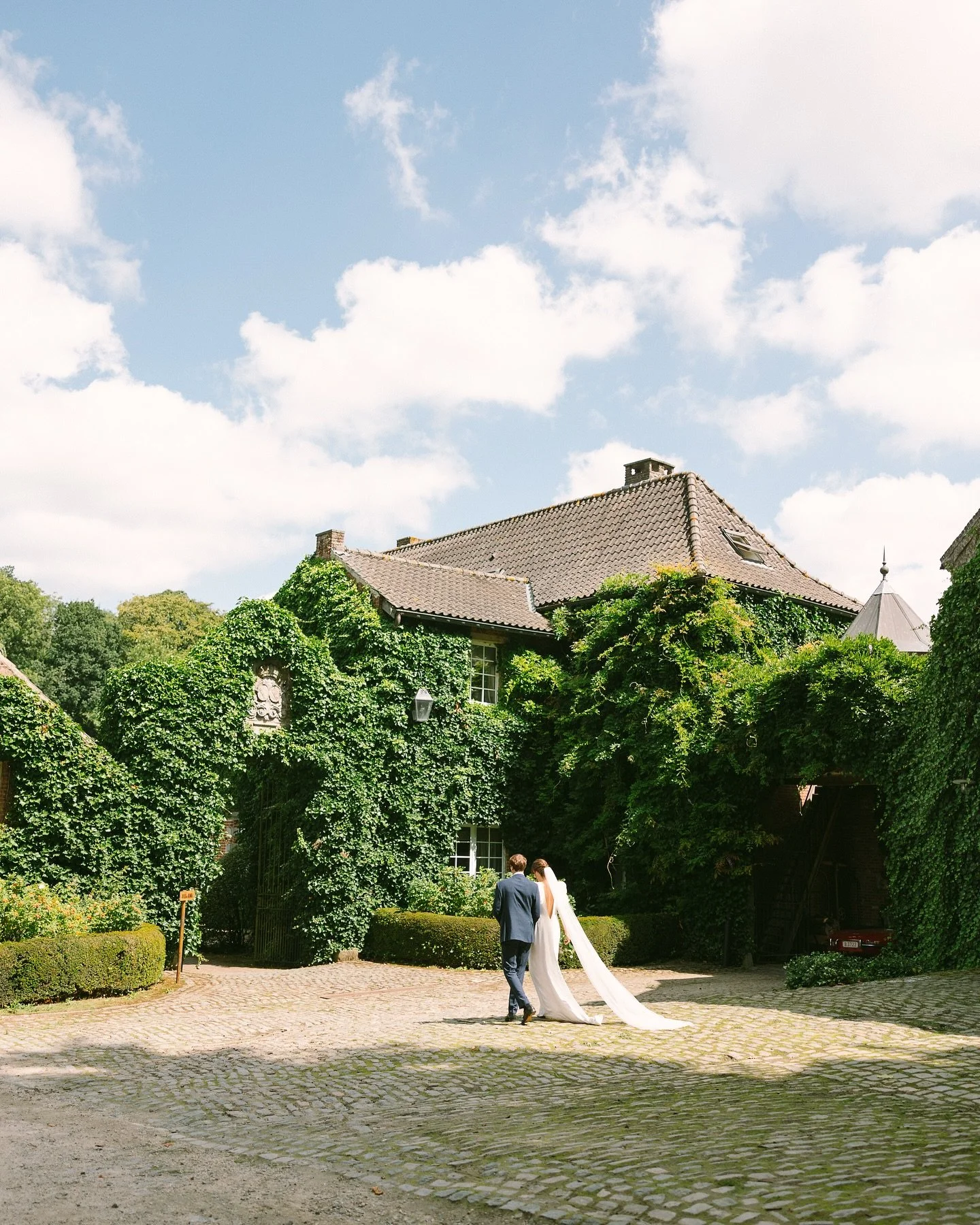 JULIE, Ao&ucirc;t 2024

Photos: @alexdeterwangne_visuals