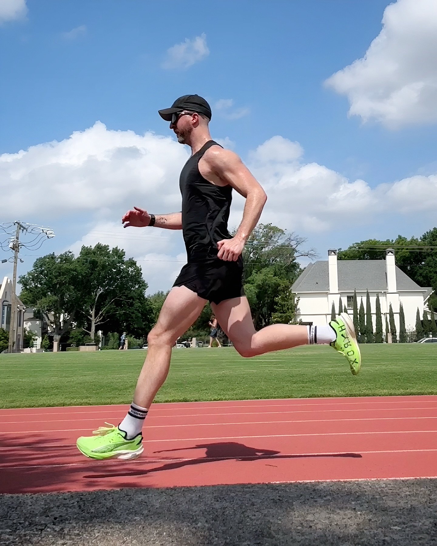 A day late is better than never. Happy (late) Global Running Day 🎊 

I&rsquo;m so used to running 3-7 miles at the same 7:30-9:30 mile pace, that I chose to use this occasion to challenge myself on the track. Let me tell you, it was humbling 🥵 

Wh