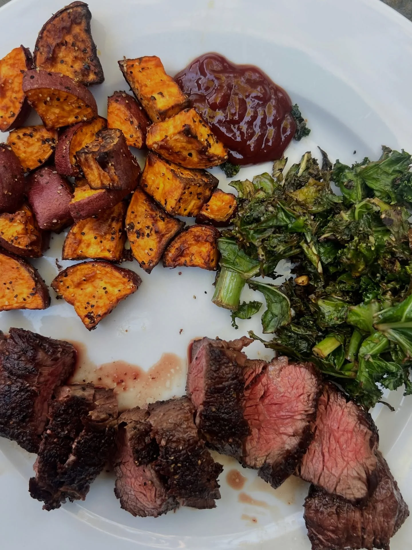 What if the meaning of life is just to be alive? And the way we can make our lives better is just to live more? Love more? Fill our days with the people, places and things that bring us joy? Seems too simple right 😌

Some of the things that make me 