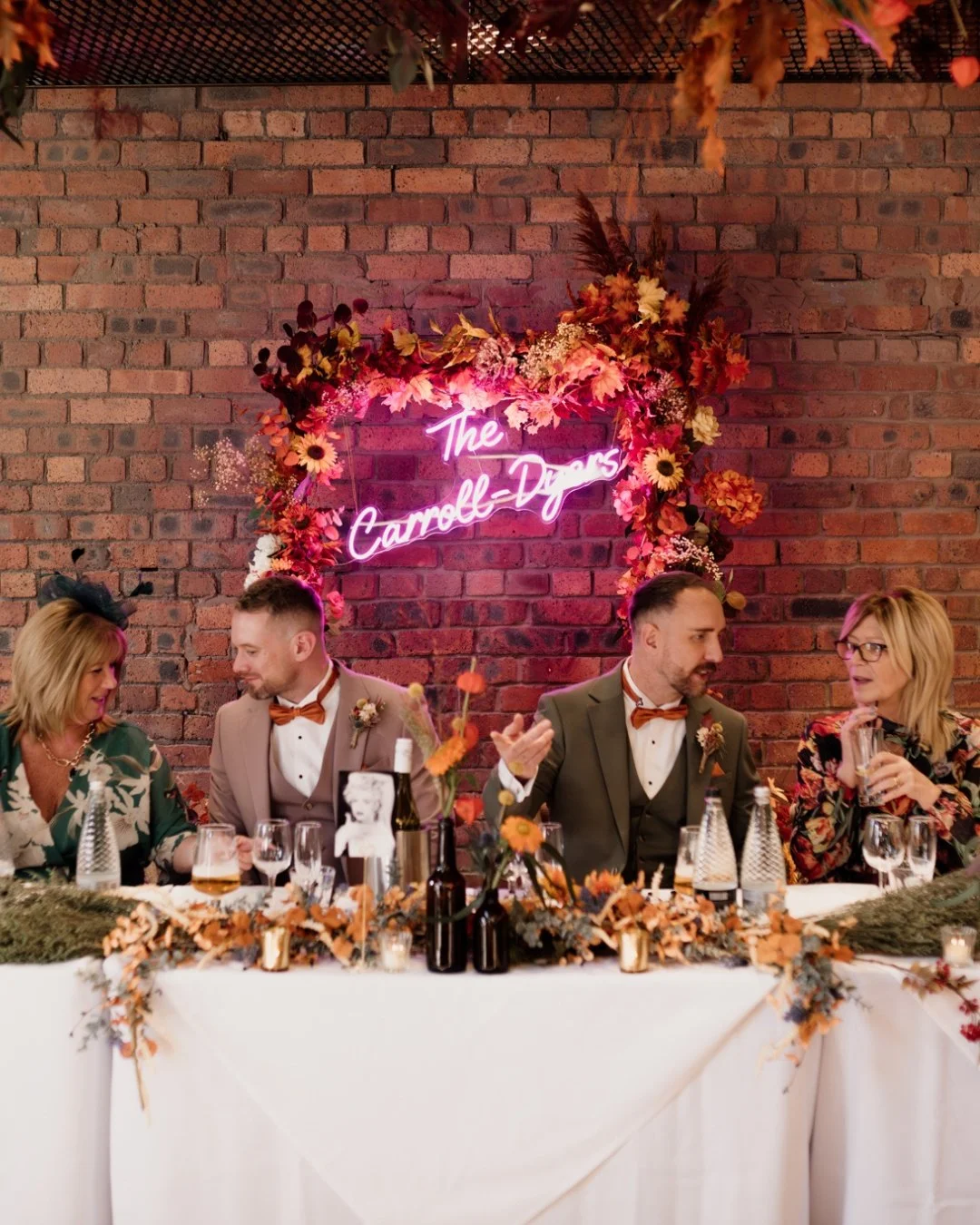 The clocks have gone back, which means cosy wedding season is very much upon us and I am morphing into the very best fleece-and-winter-boot-clad version of myself 🙏🏻

Whilst I am a firm believe that autumn/winter is the best time of year, if you&rs
