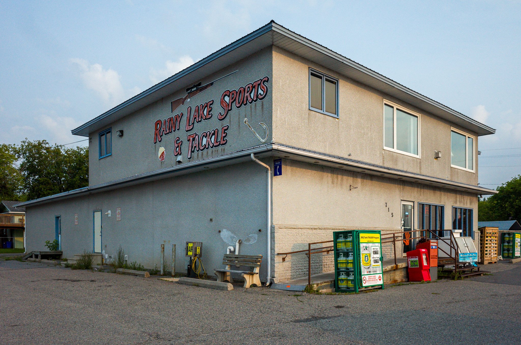 Before leaving Fort Francis, we stop for worms and shiners (minnows)