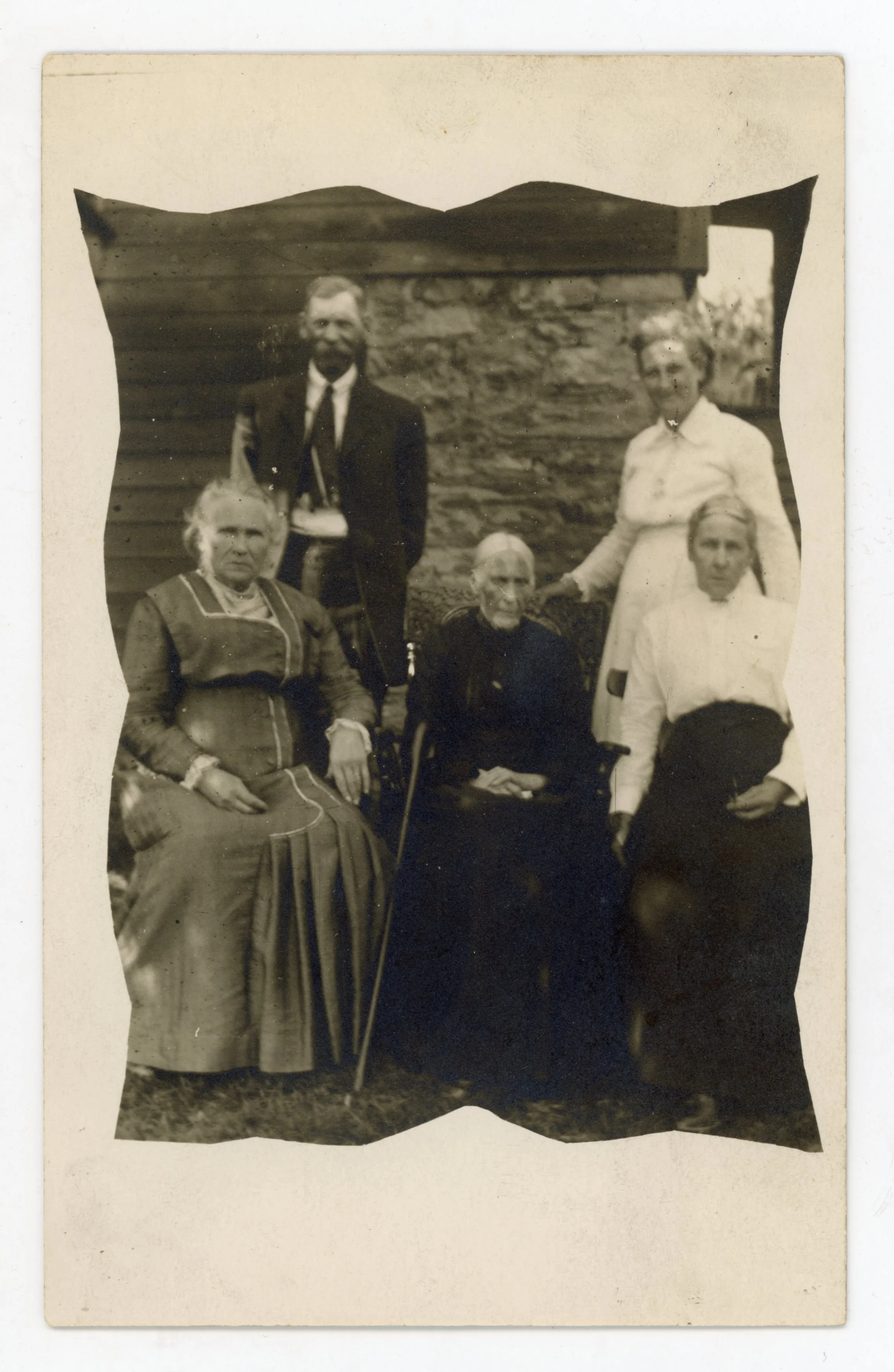 Robert Hunter, Eula Neff, Sarah Ann Patton Hepburn (Eula's Mother), Sarah Jane Welsh Patton (Eula's Grandmother) Back row - Left to Right