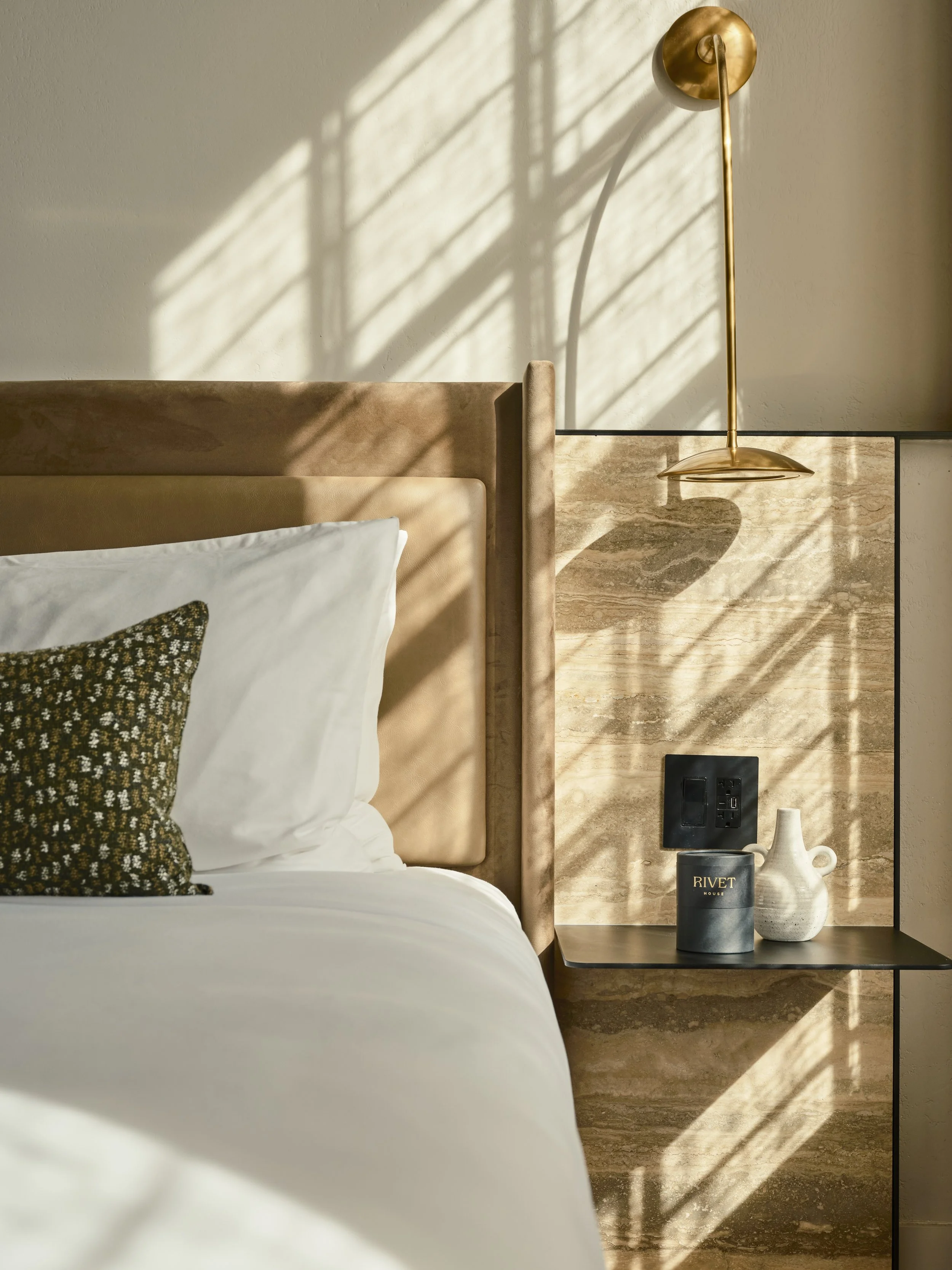 RIVETHOUSE35.jpg
