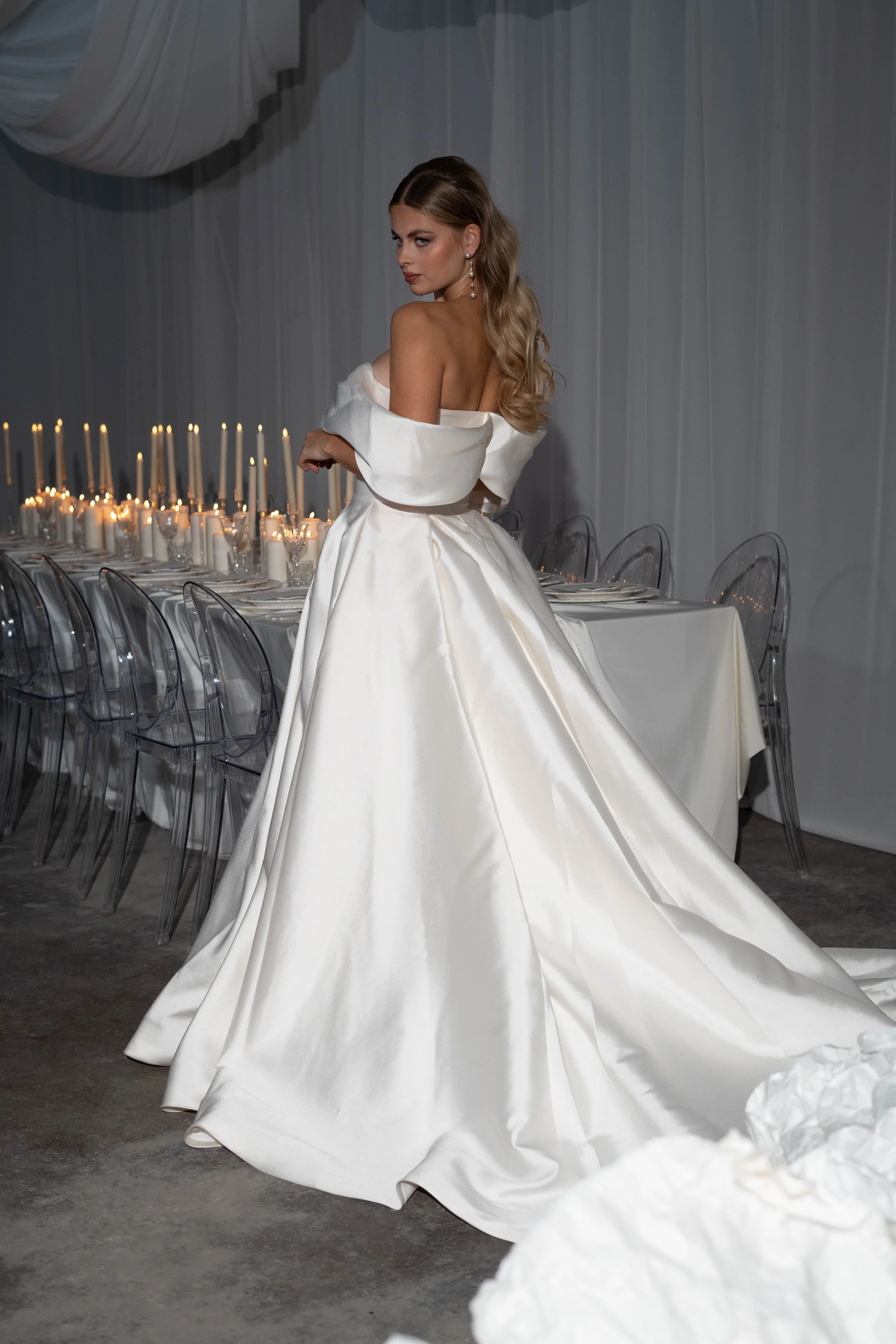 Hochzeitsfeier - Frau - Kleid - Wedding