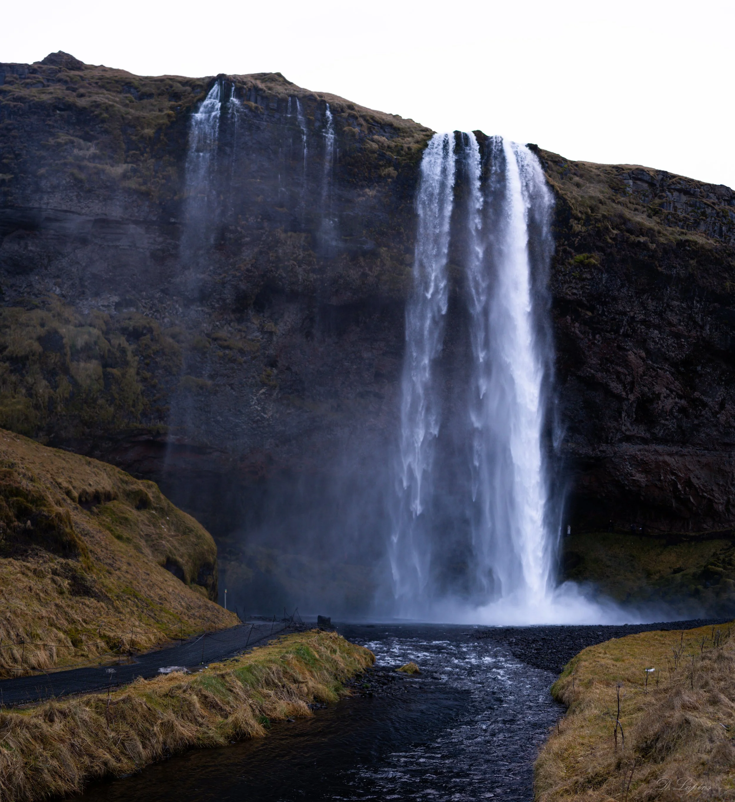 iceland falls.jpg