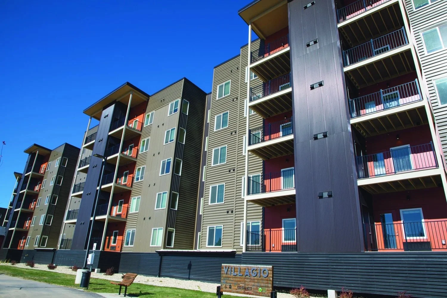 Exterior of Villagio Apartments
