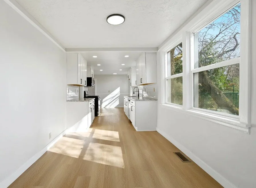 2542 Se 18th After Din Room.jpg