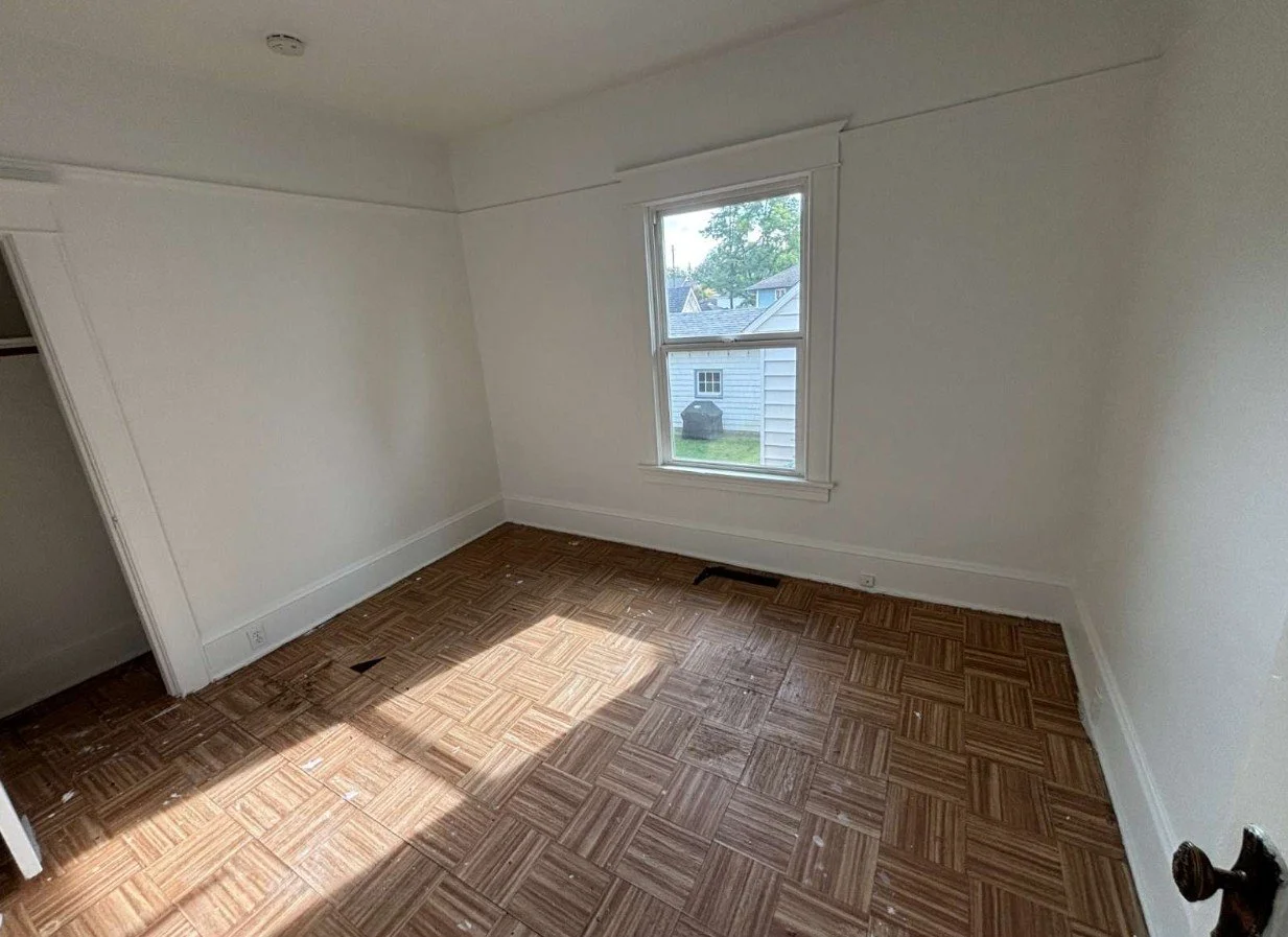 316 SE 31st Before Bedroom 2.jpg