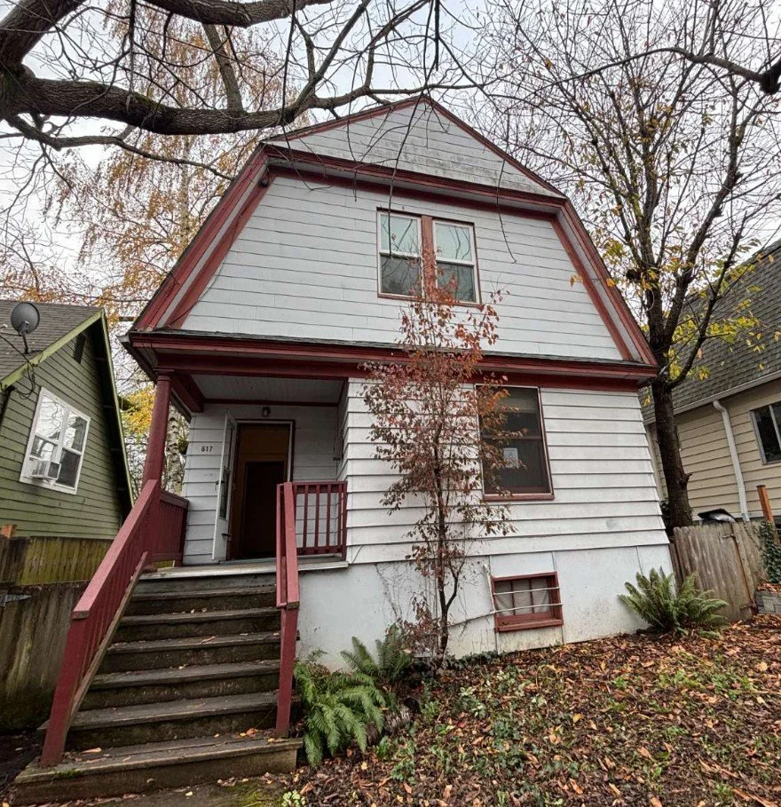 617 Se 20th Front Before.jpg