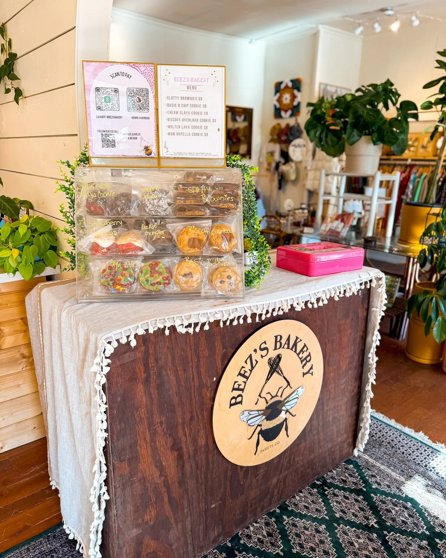 Join us today at the Pups, Plants, and Goods pop-up for a fun-filled day of shopping🌿✨ 

Whether you&rsquo;re looking for gorgeous plants, unique handmade goods, or simply want to explore incredible local vendors, this store has something for everyo