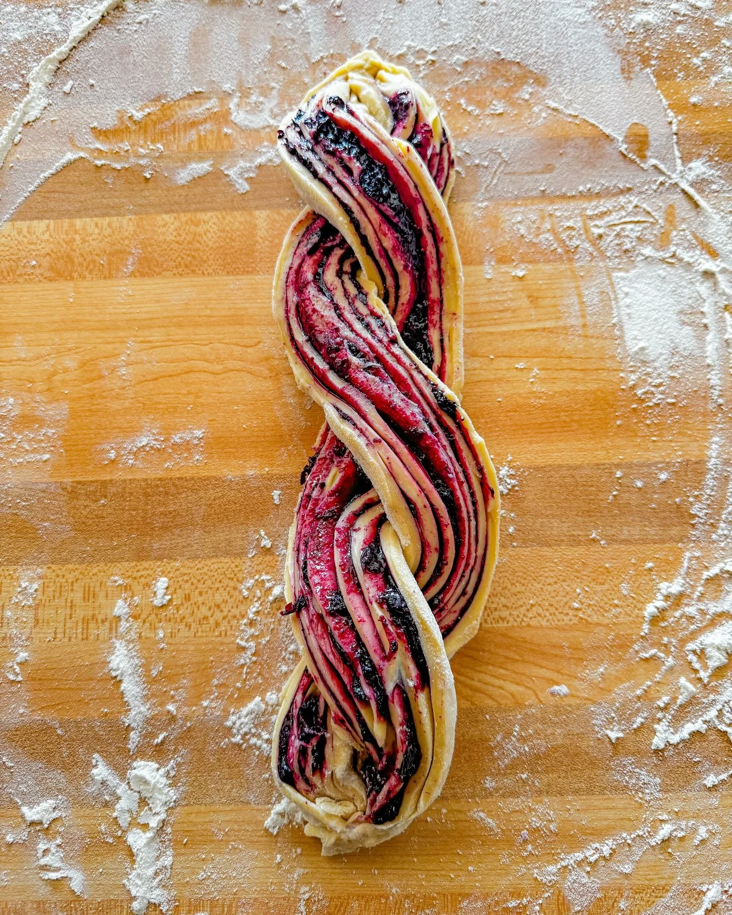 Something BRAND NEW is coming to Beez&rsquo;s Bakery this spring!

Any guesses ?!👀

#newproduct #bakedgoods #breadporn #homebakery #blueberry #artisanbread #cottagebakery #clarksvilletn #beezsbakery #yumyumyum