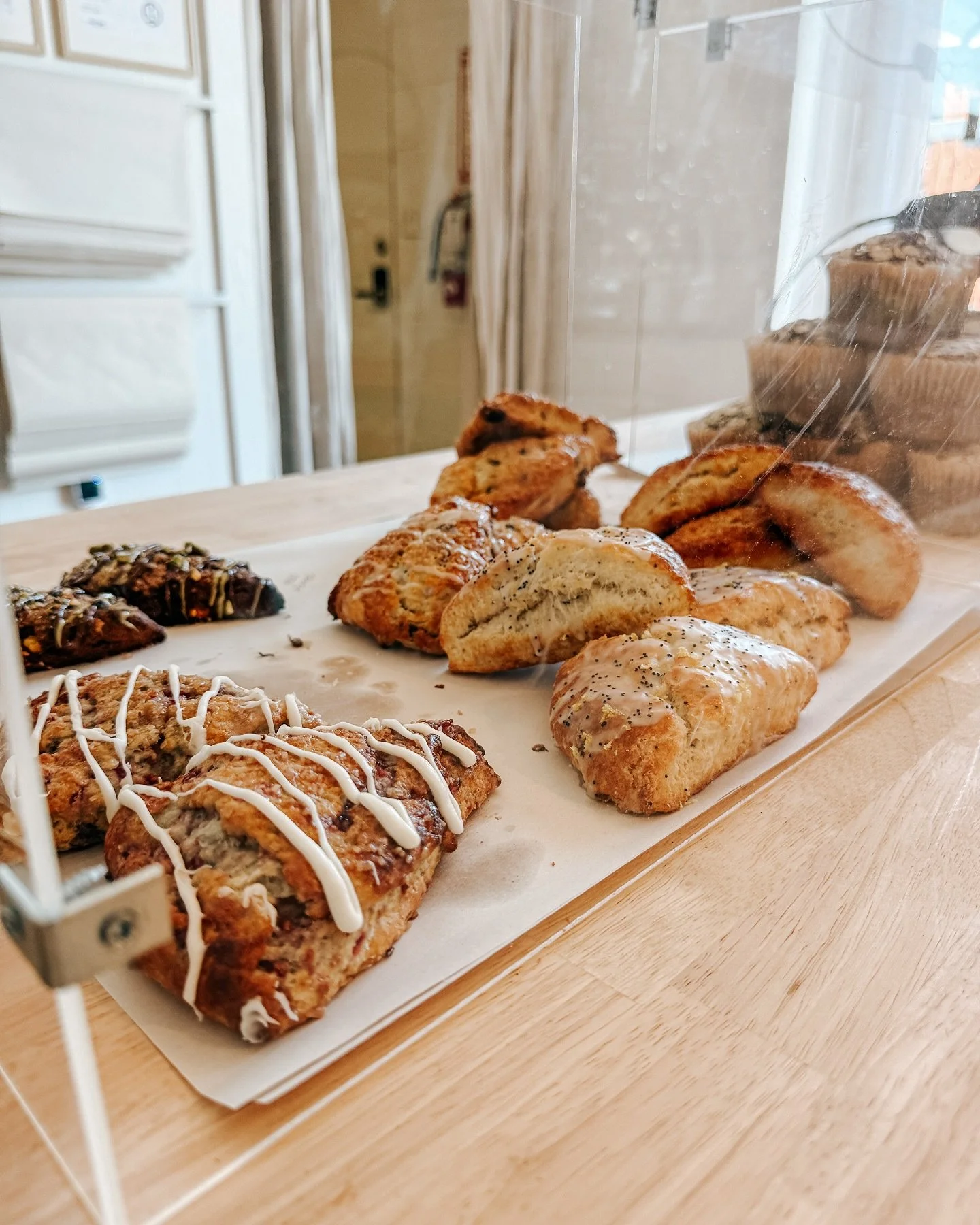 Exciting news, Beez&rsquo;s Bakery fam! 🐝💛 I have picked up a job as the the baker for @floraandivycoffee in downtown Clarksville! 
You can find scones, sourdough muffins, fresh sourdough breads, and cinnamon rolls there 7 days a week from 6 AM - 5