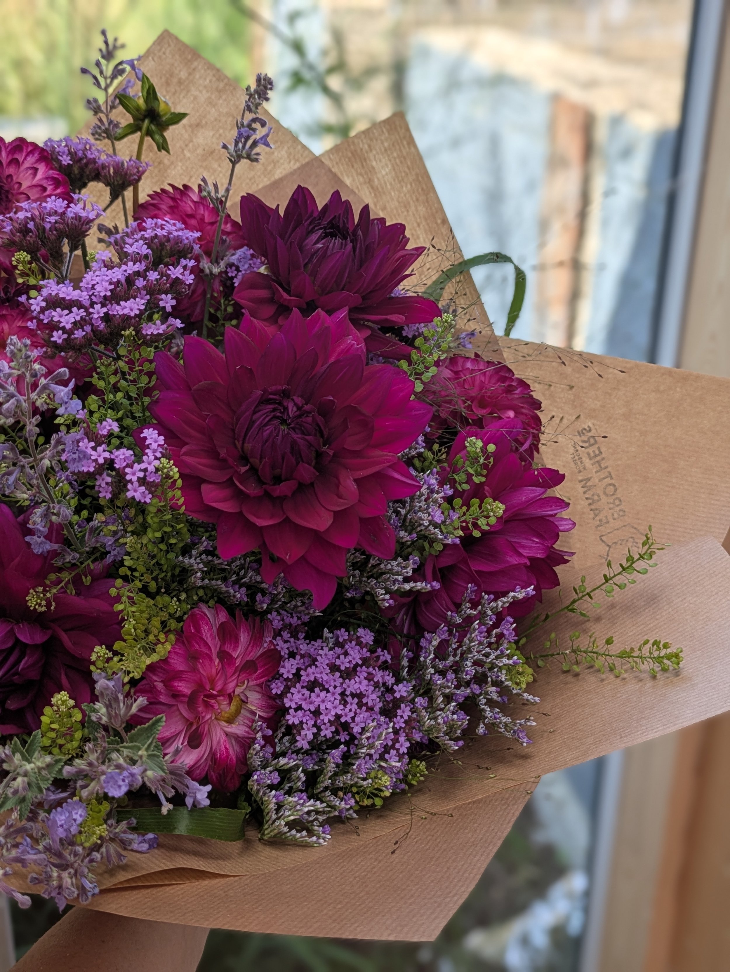 FRIDAY FLOWERS standard