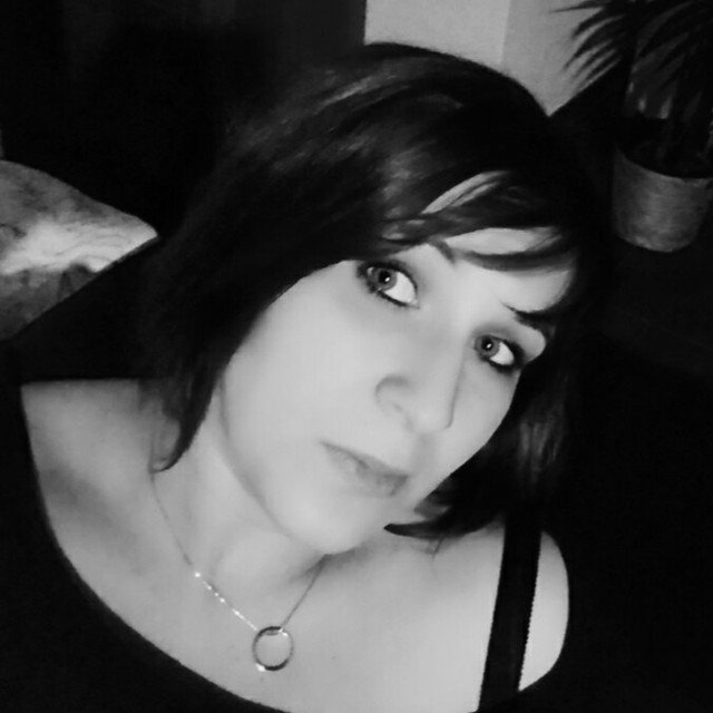 [Mon parcours avant l'entrepreunariat] 

Enfant, je r&ecirc;vais d&rsquo;&ecirc;tre garde foresti&egrave;re, pal&eacute;ontologue, biologiste sous-marine (oui, mes perspectives en Valais n&rsquo;&eacute;taient pas immenses je te l'accorde). J&rsquo;a