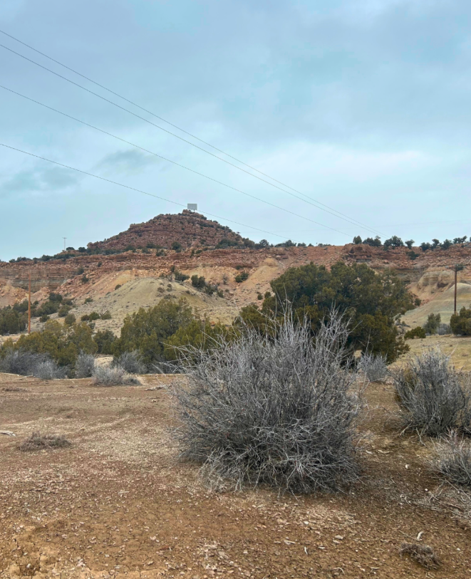 Scenic Utah landscape featuring vast, open ranch land with distant mountains. Ideal for ranching, recreation, or future development, showcasing the beauty and affordability of large parcels.