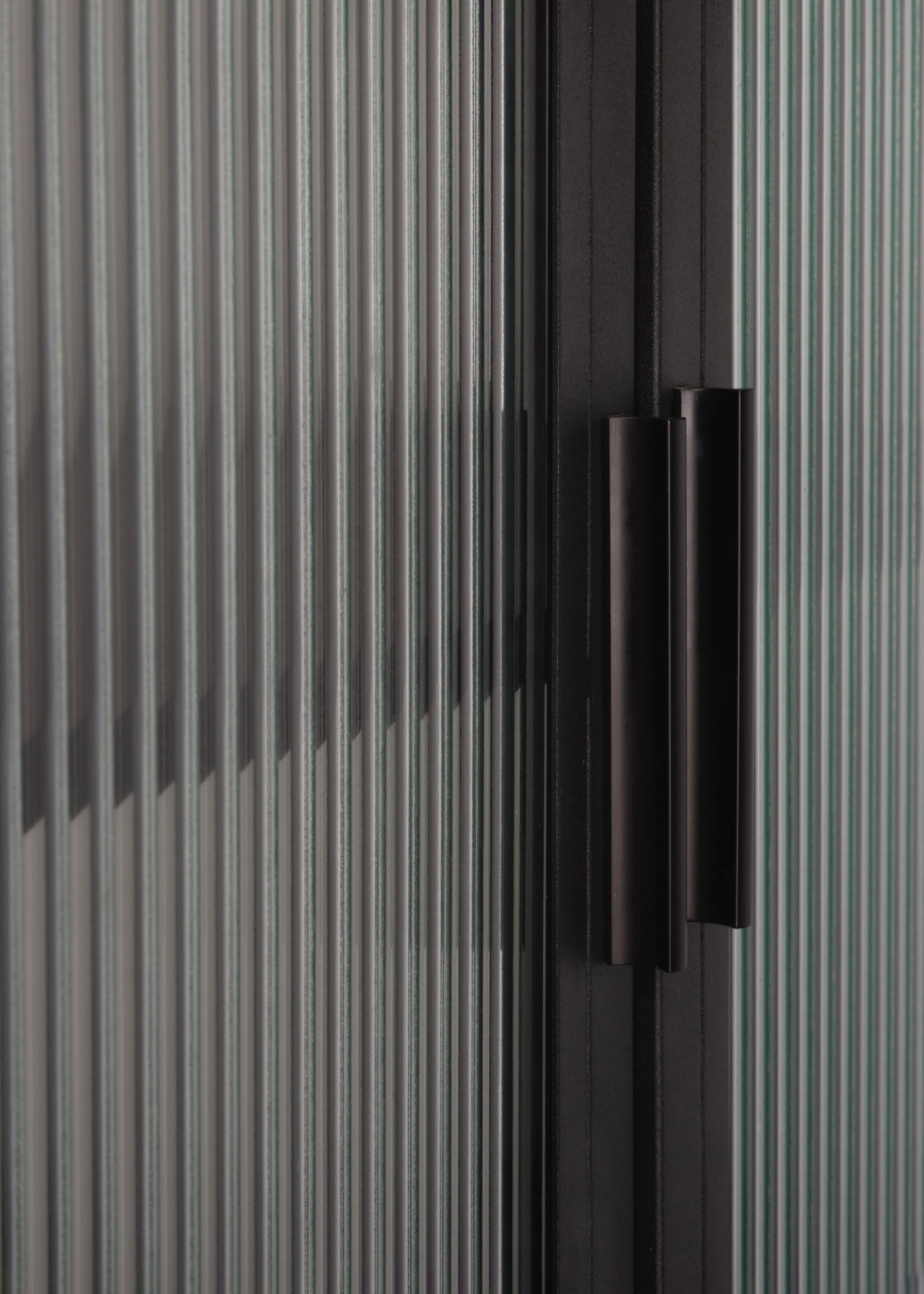 dresser 3 detail long.jpg