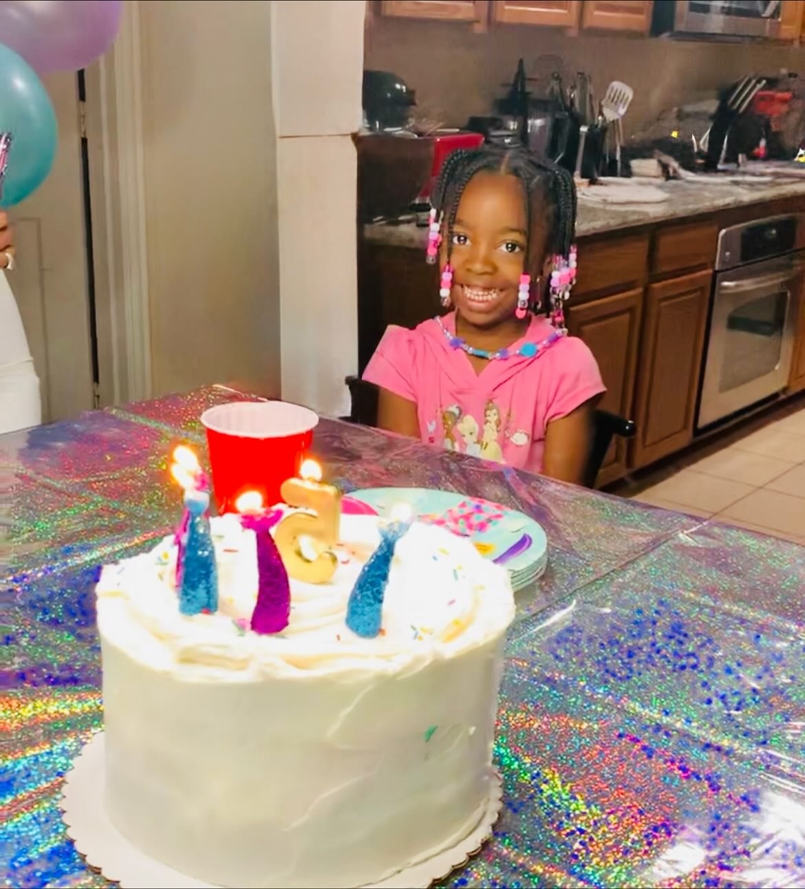 Another Slice of Happiness delivered 🎂💖 One of our many November birthday smiles &mdash; thanks to Family of Five&rsquo;s Slice of Happiness program in partnership with @loft22cakes! Through Slice of Happiness, underserved children receive a free b