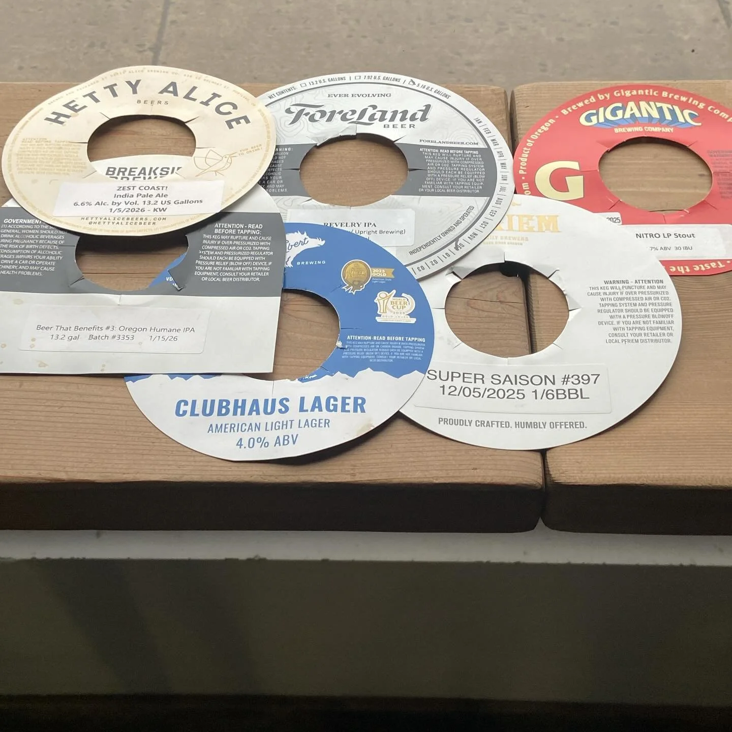 The cooler is fixed and we have a full complement of delicious taps for you to enjoy🍻🔥