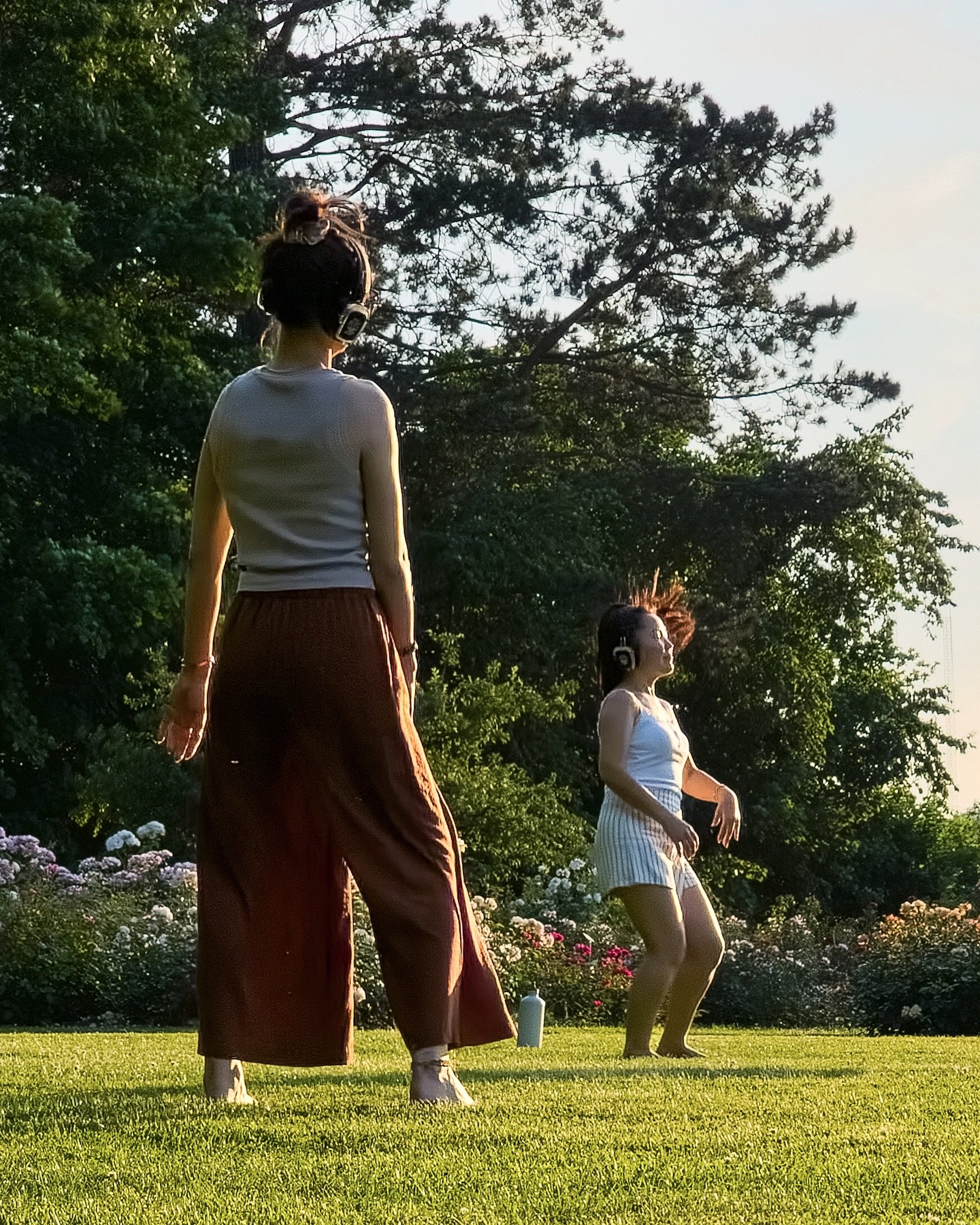 [ASHAMED TO DANCE IN PUBLIC] 🥴🙈

Maybe you&rsquo;ve been following us for a while, but you haven&rsquo;t joined us yet, because you&rsquo;re feeling ashamed of dancing in public (totally valid and understandable!).

Here are some ideas to help you 