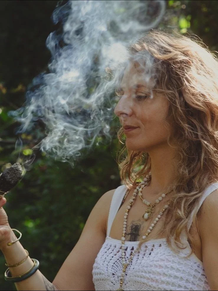 *Special Evening Event* with Yoga by @8voll_yoga

On Saturday, November 15, Nicole Studer from @8voll_yoga will weave together the wisdom of Tantra philosophy with modern yoga elements, accompanied by sound, scent, breath and meditation in a 1-hour y