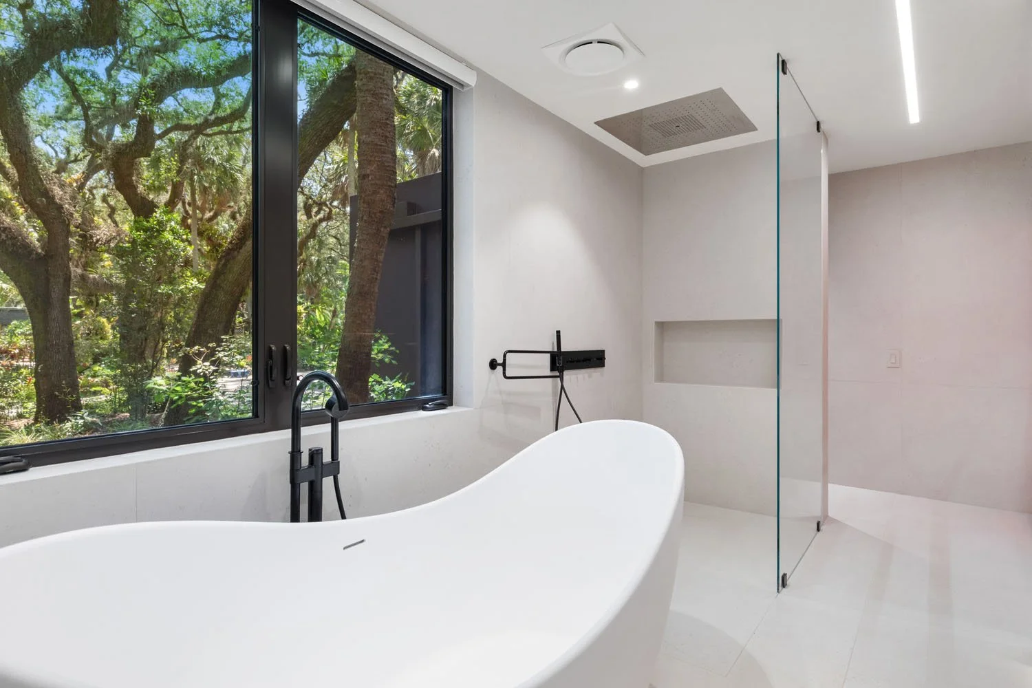55-masterbath3.jpg