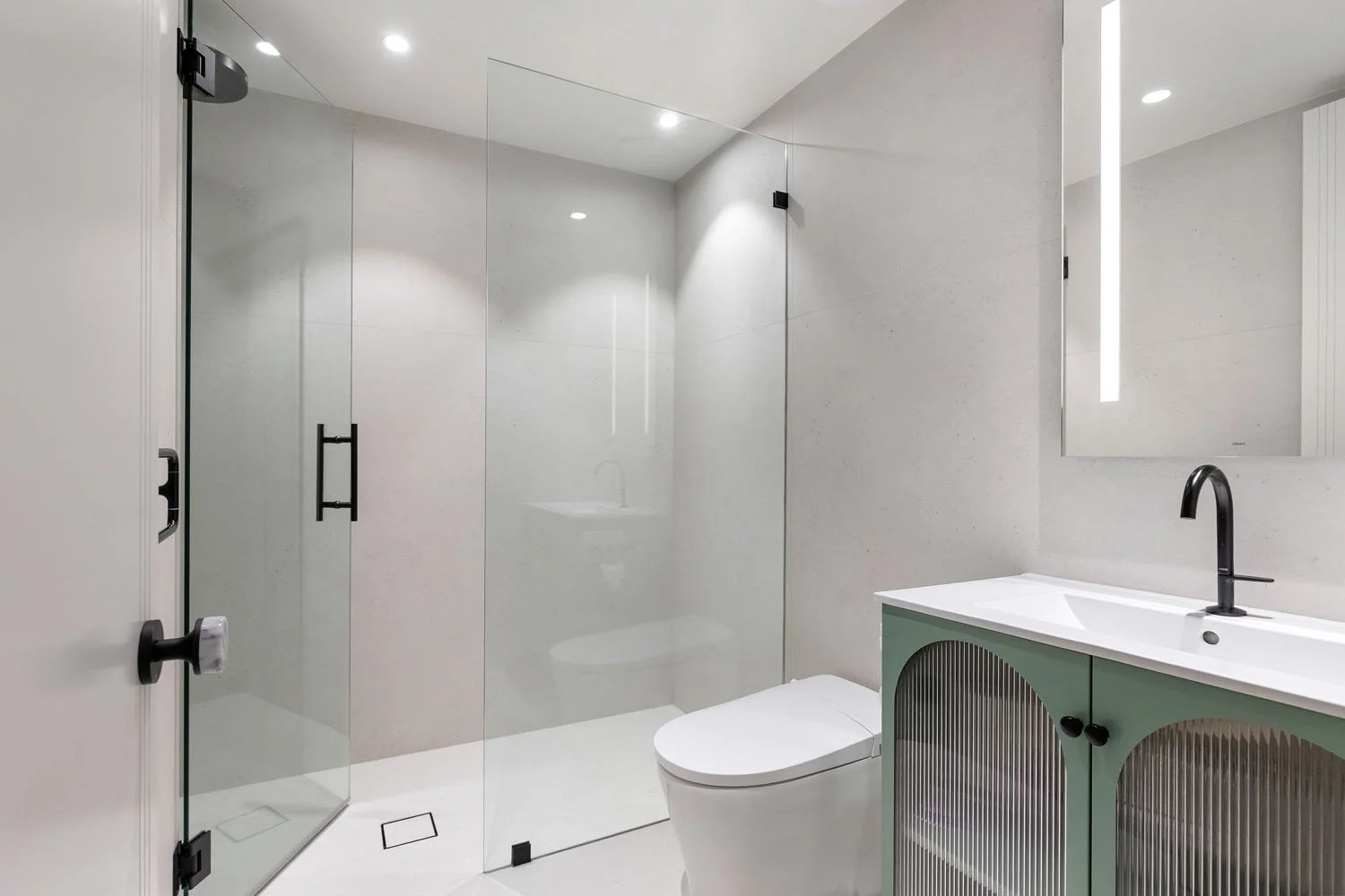 60-bathroom2.jpg