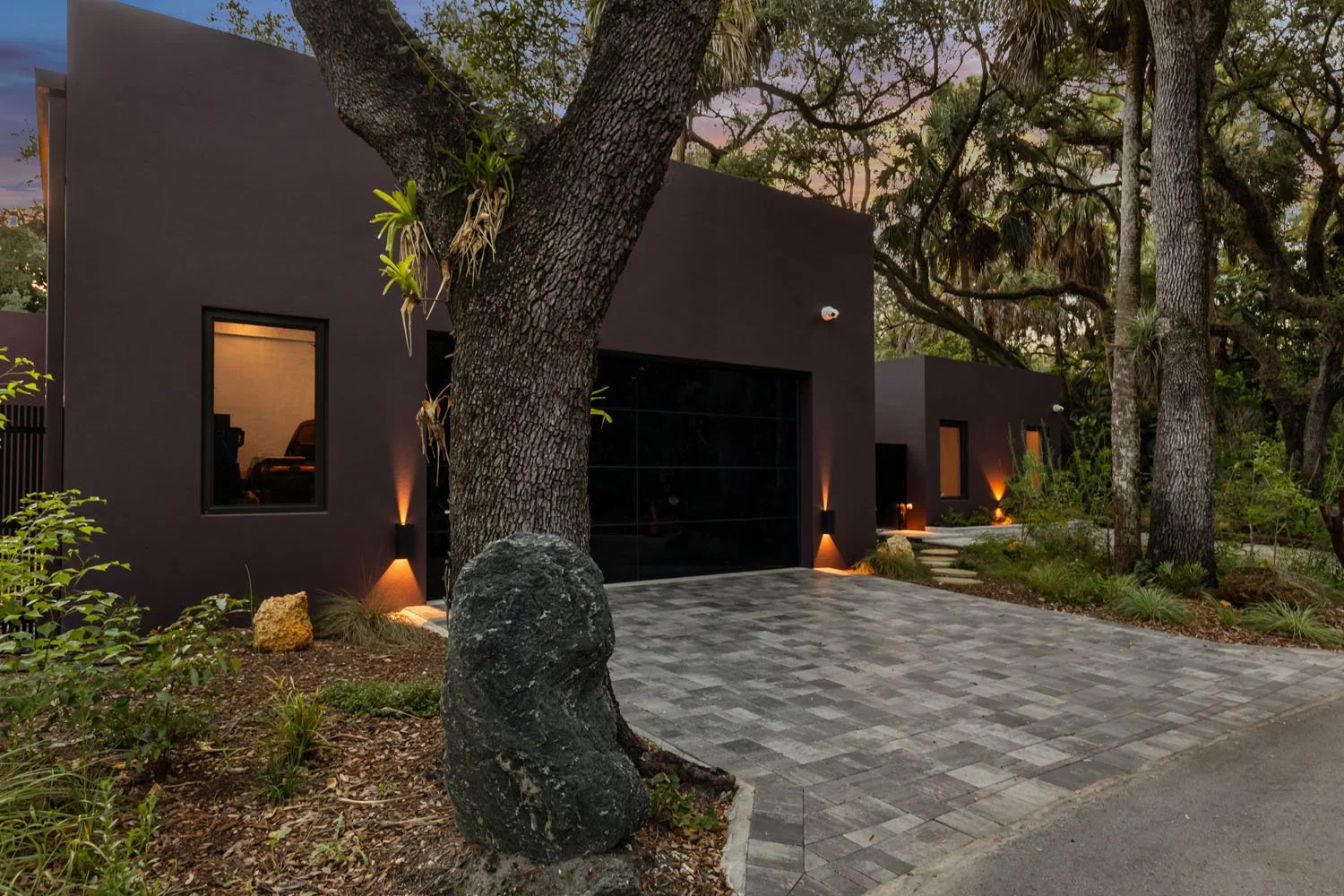 03b-garage-dusk.jpg