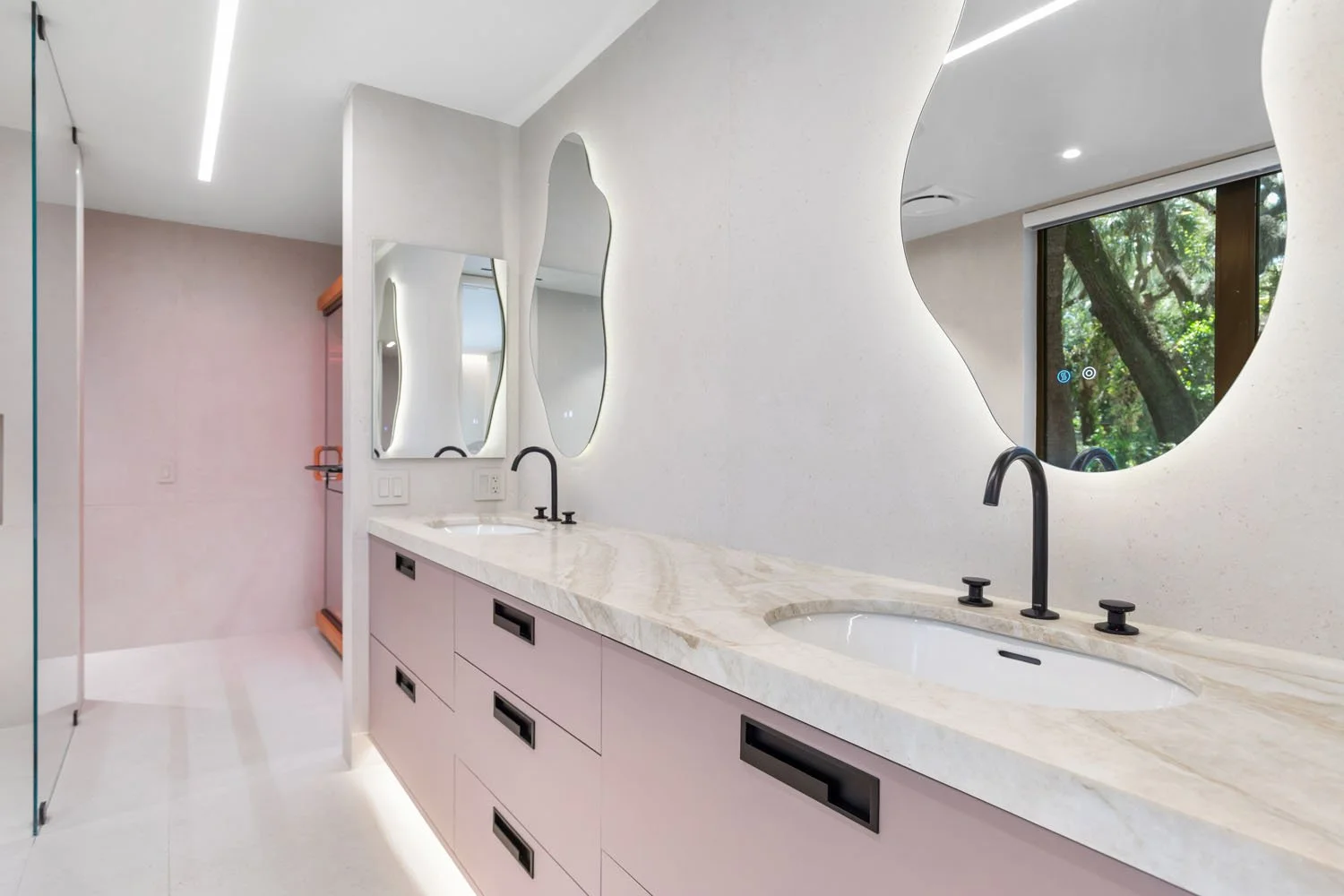54-masterbath2.jpg