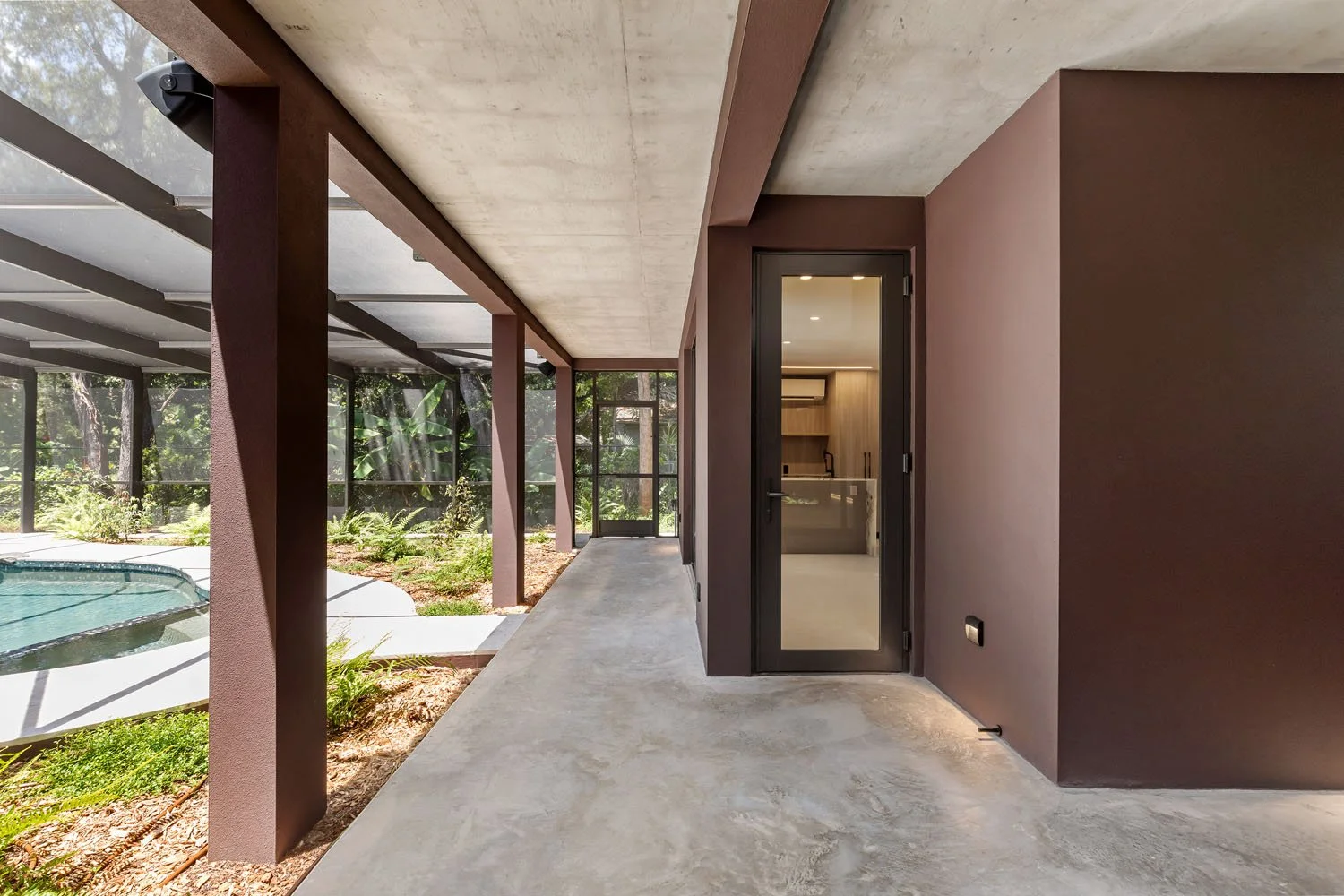32-studio-pool-access.jpg