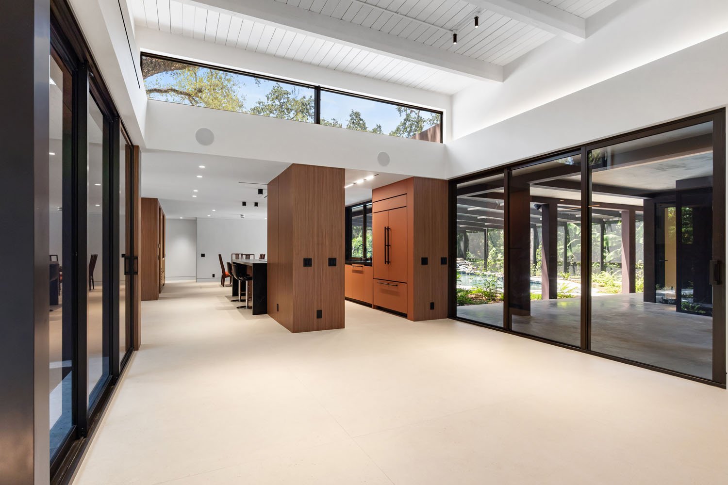 18-kitchen-pool-access.jpg