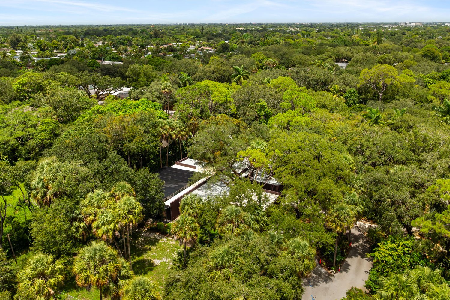07-ext-aerial2.jpg